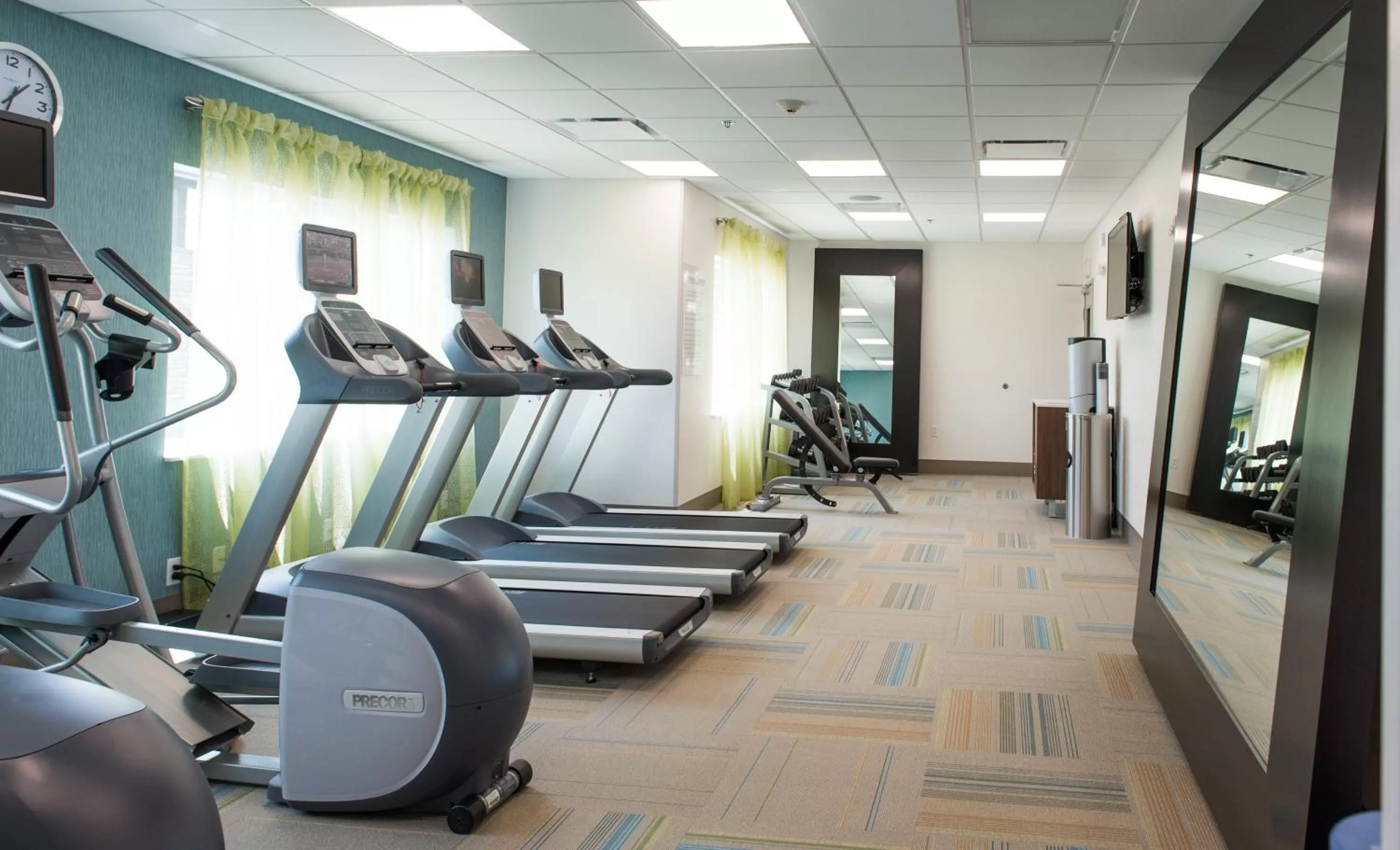 Fitness centre/facilities in Holiday Inn Express & Suites Rock Falls by IHG