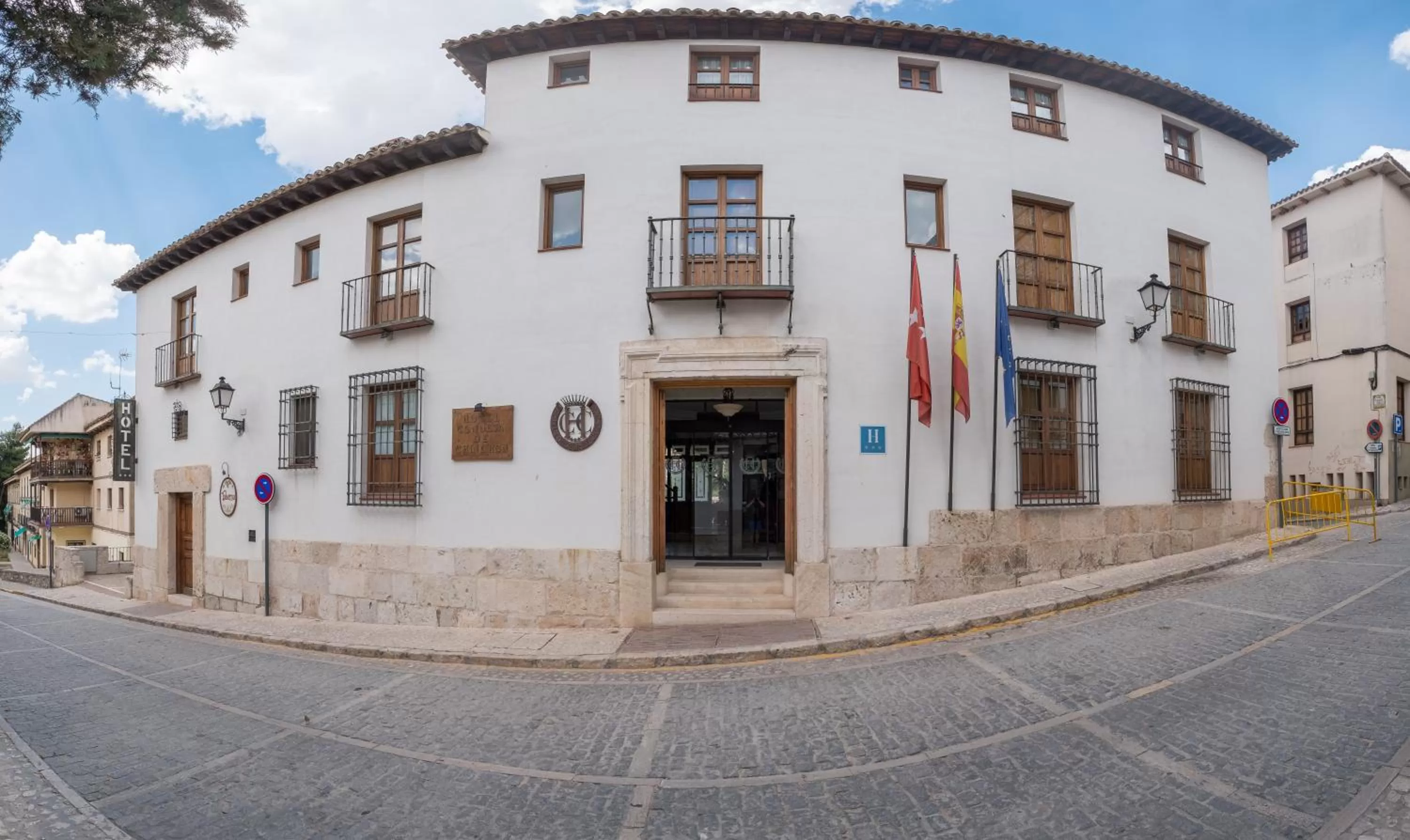 Facade/entrance in Condesa de Chinchón