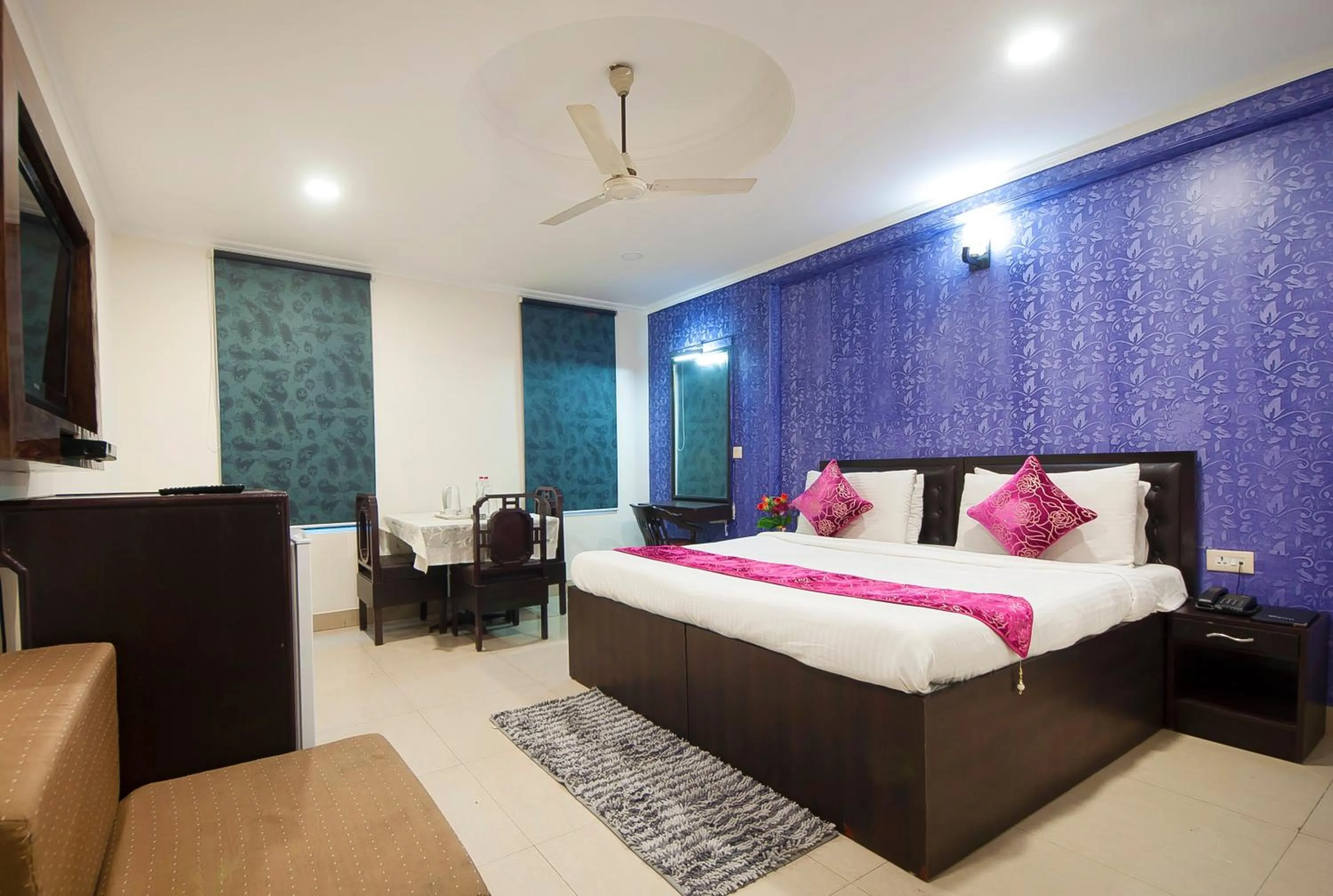 Bedroom, Bed in HOTEL DAKHA INTERNATIONAL - Karol Bagh, New Delhi
