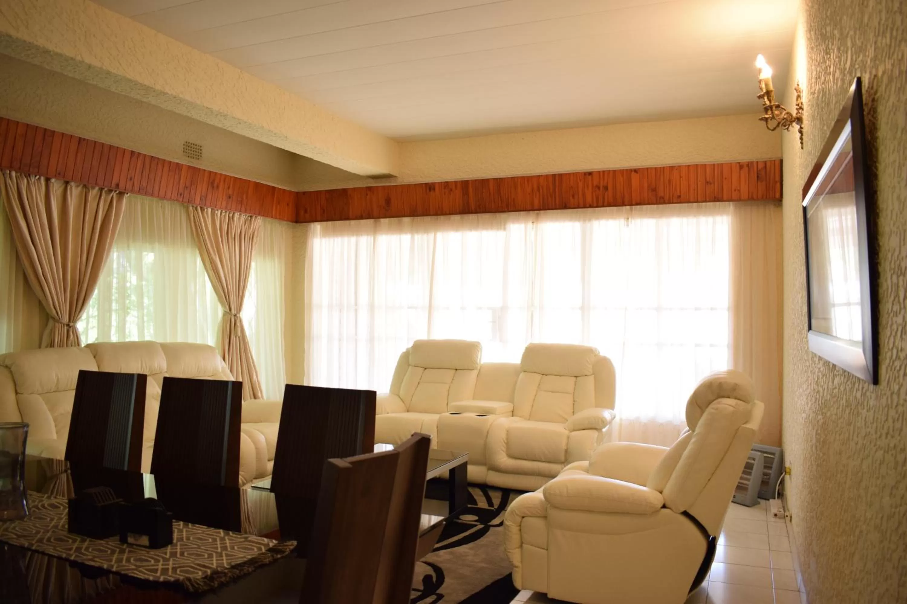 Dining area, Seating Area in Moye Guest House