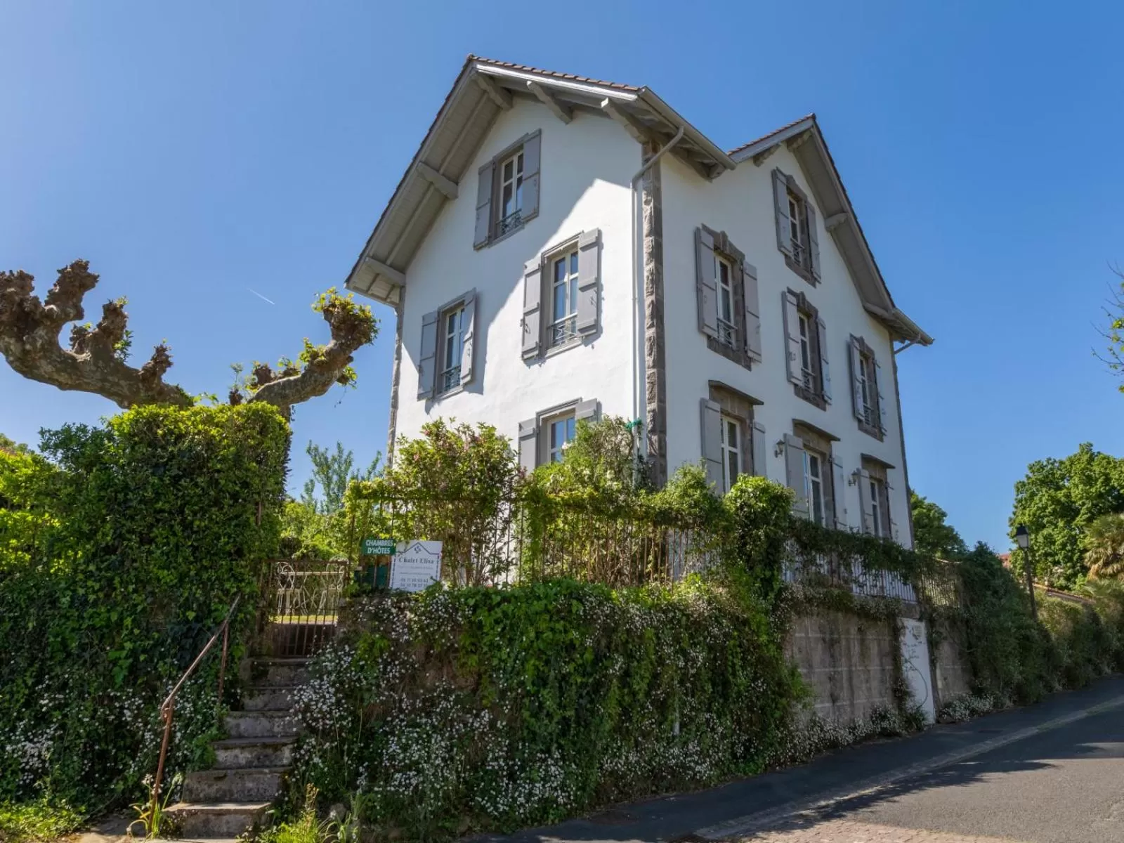 Property building in Chalet Elisa Chambre d'Hôtes