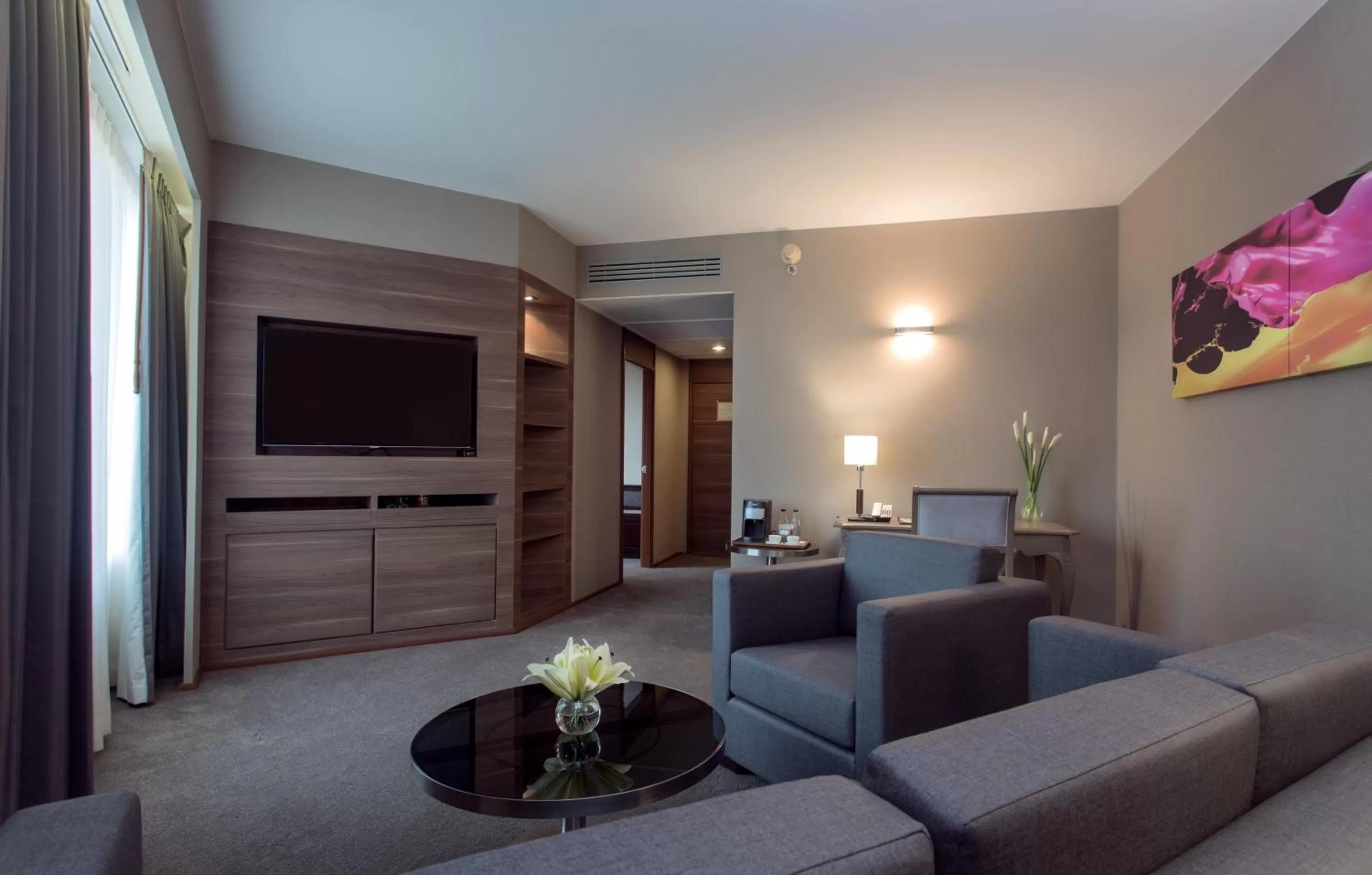 TV and multimedia in Swissotel Bangkok Ratchada