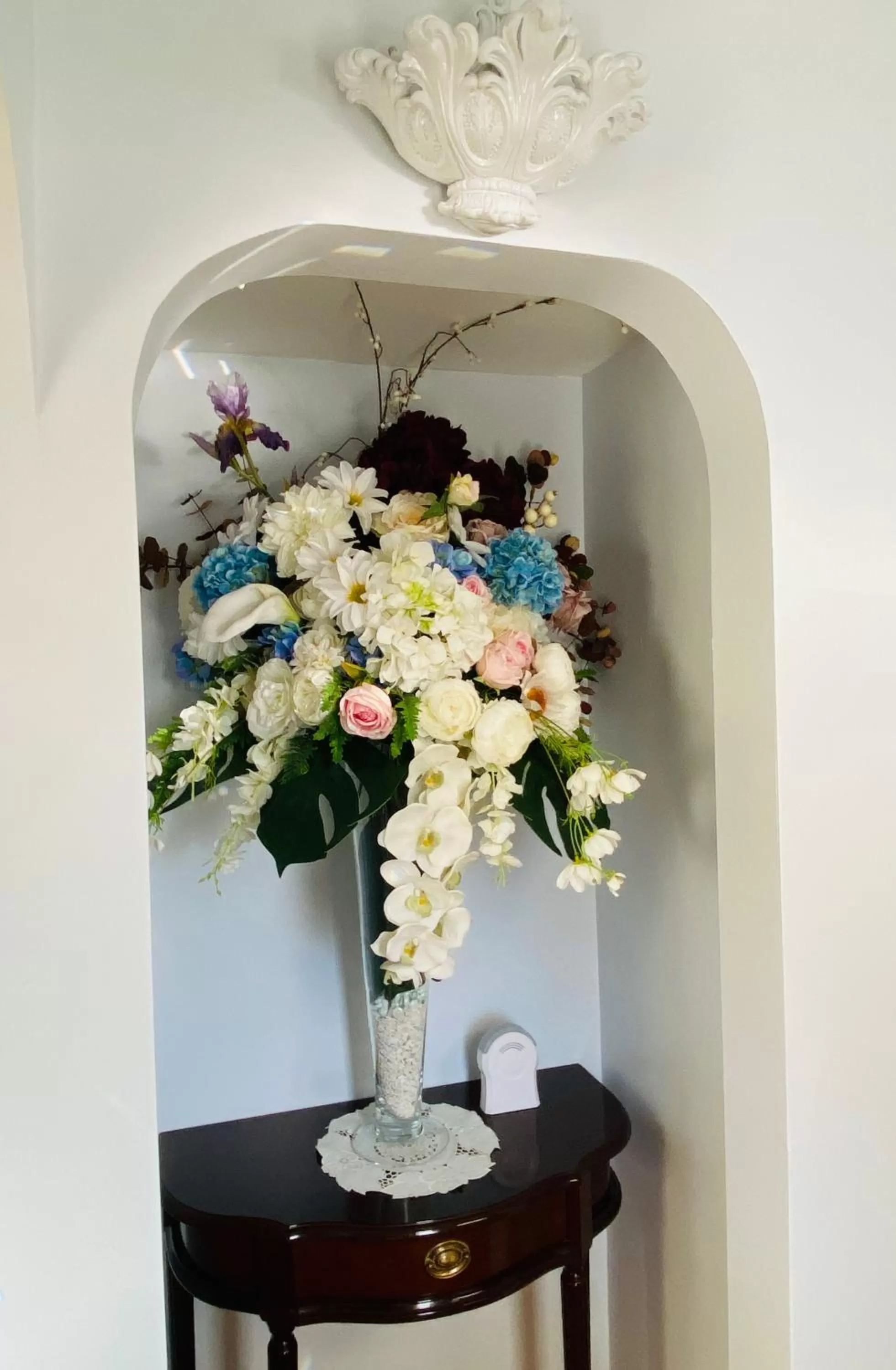 Living room, Dining Area in Serenity