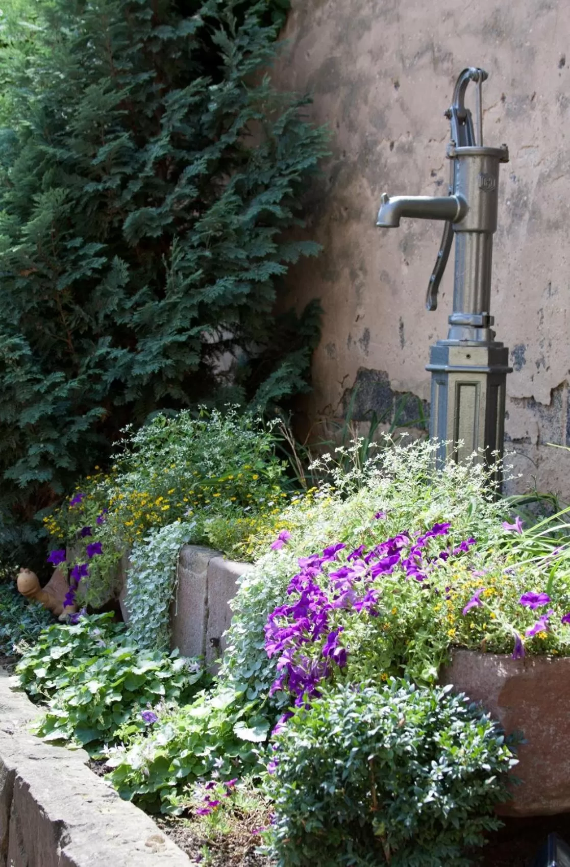 Day, Patio/Outdoor Area in Linde Restaurant & Hotel