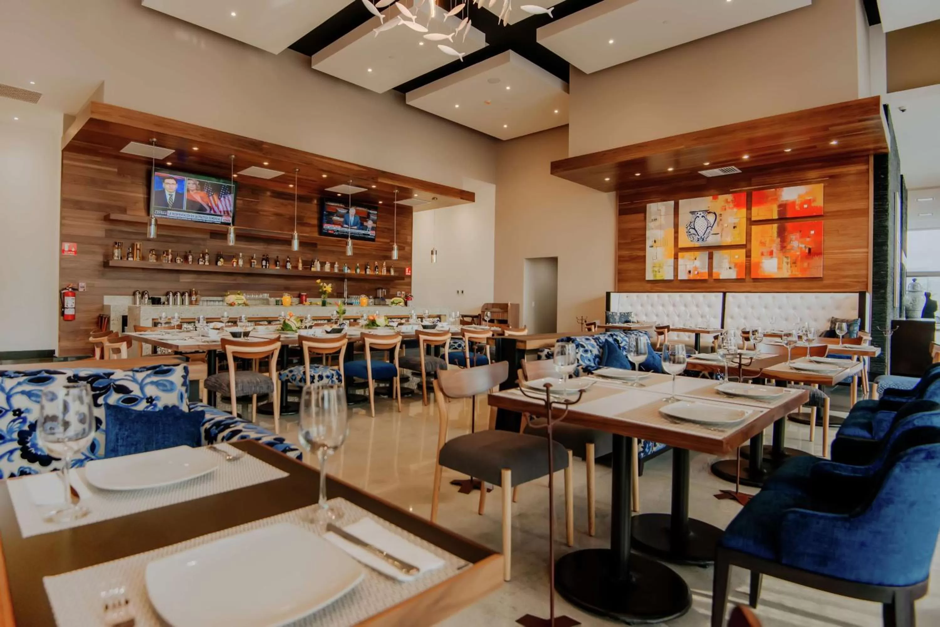 Restaurant/places to eat in Hilton Garden Inn Puebla Angelopolis