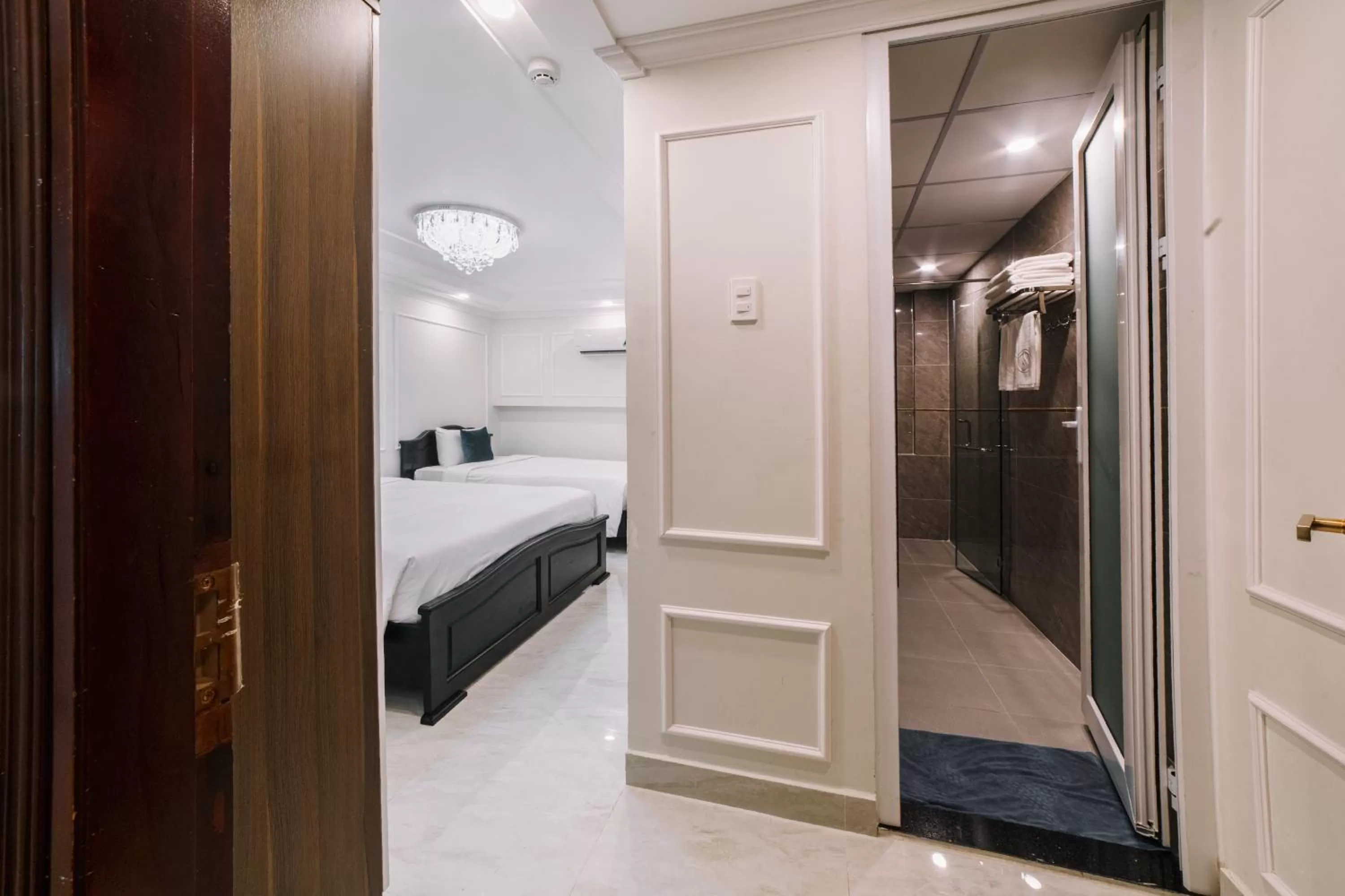 Bathroom in Saigon Hanoi Central Hotel