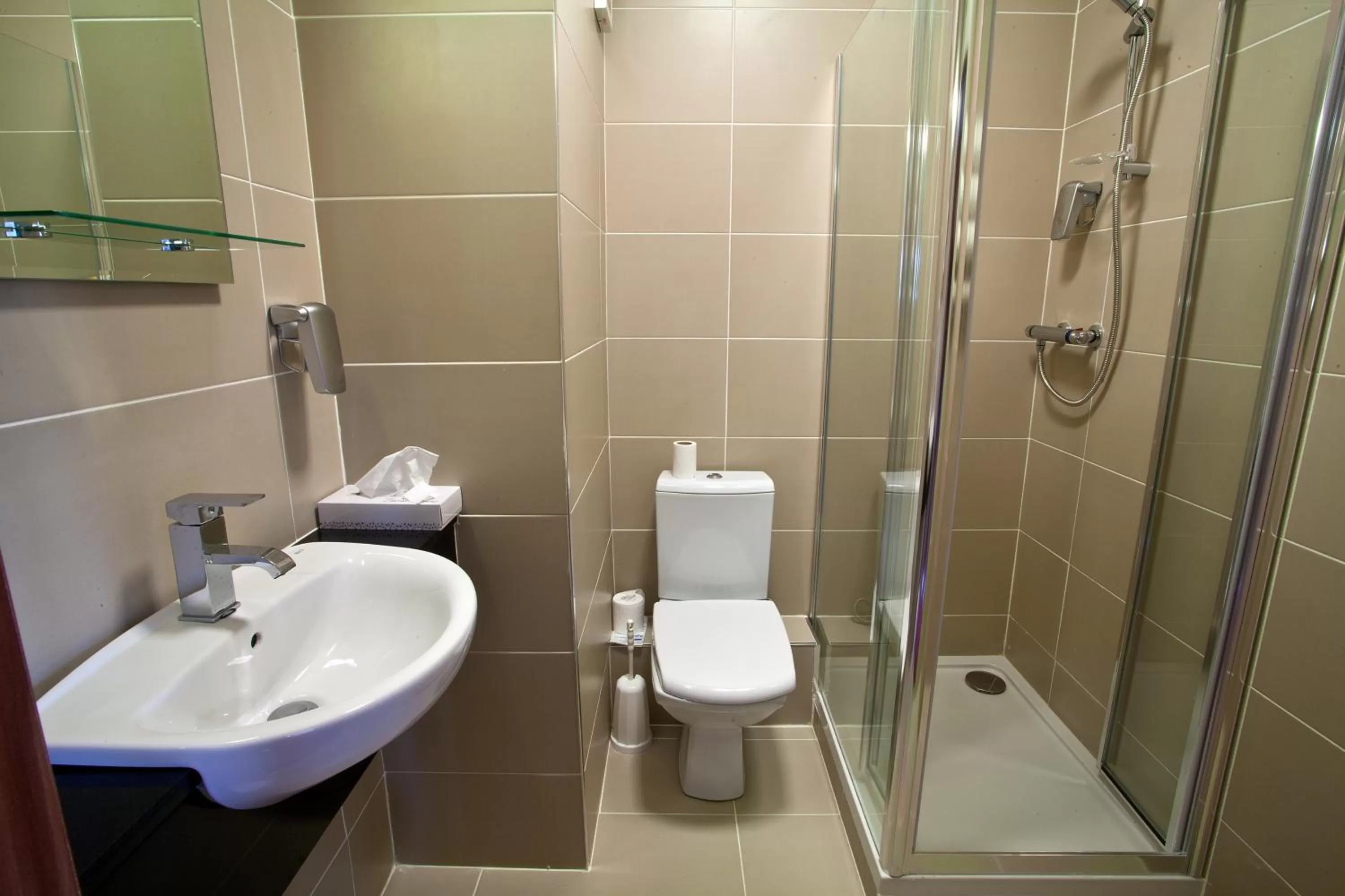 Shower in The Lucan Spa Hotel