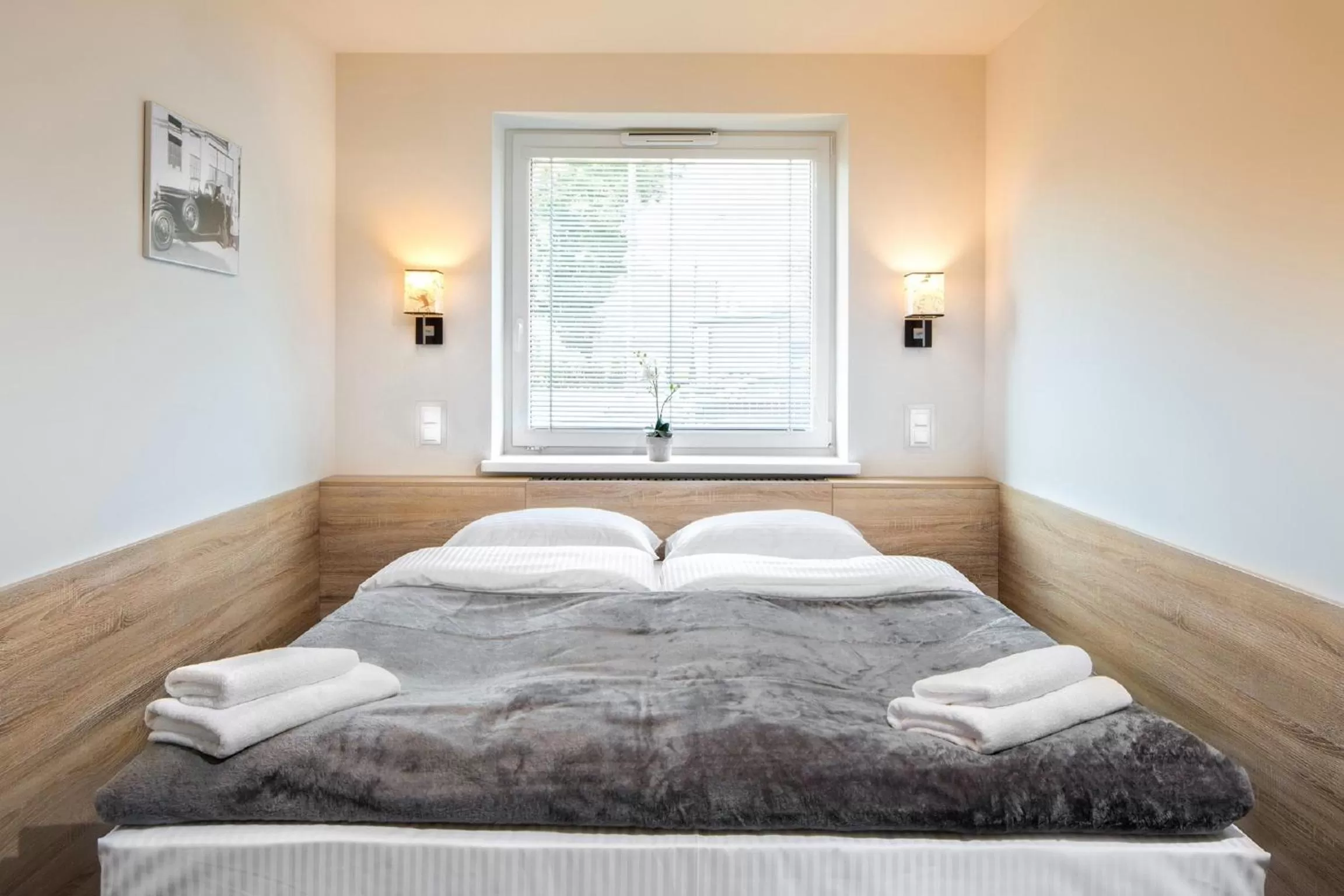 Photo of the whole room, Bed in Automobil Hotel