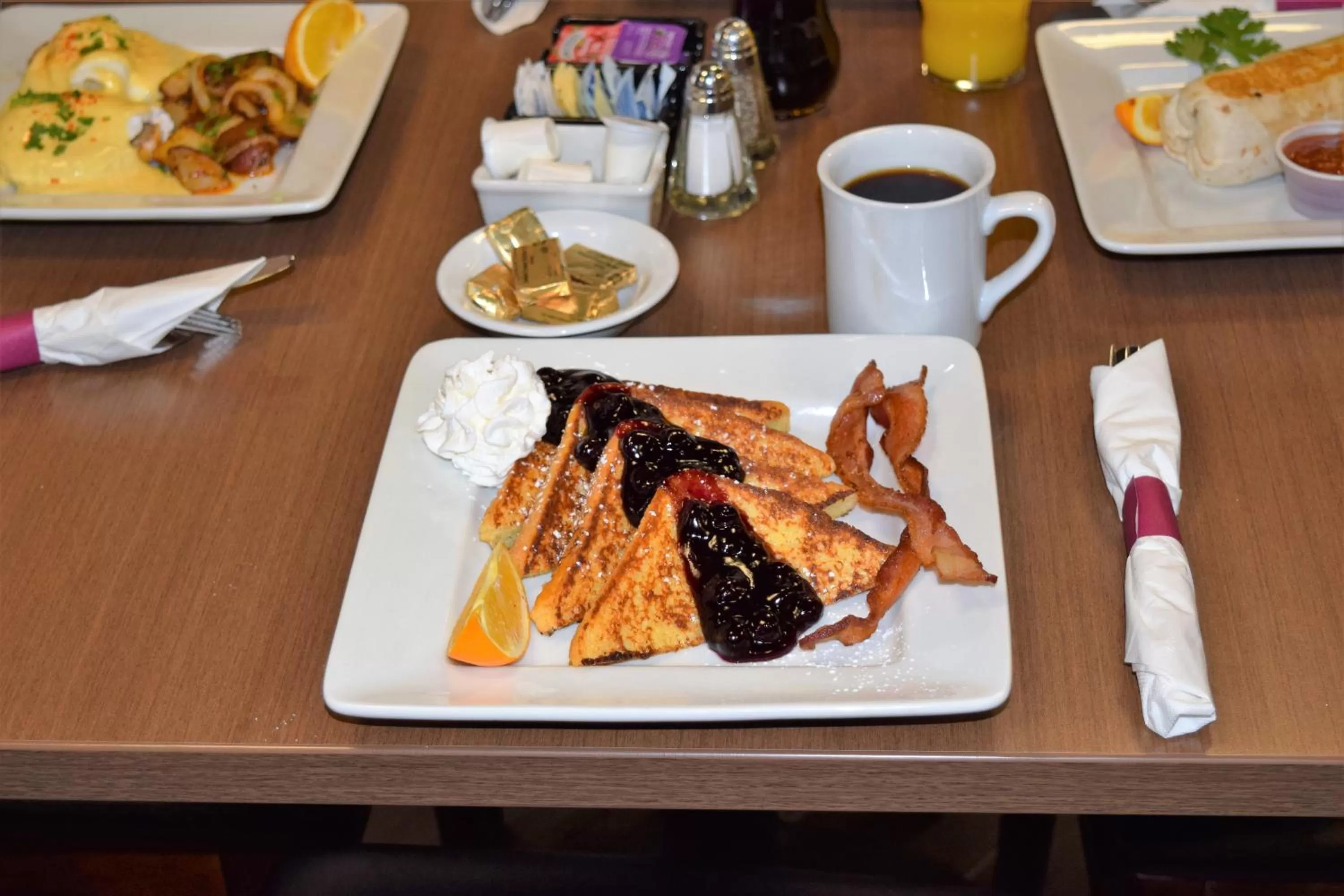 American breakfast in Wyndham Garden Madison Fitchburg