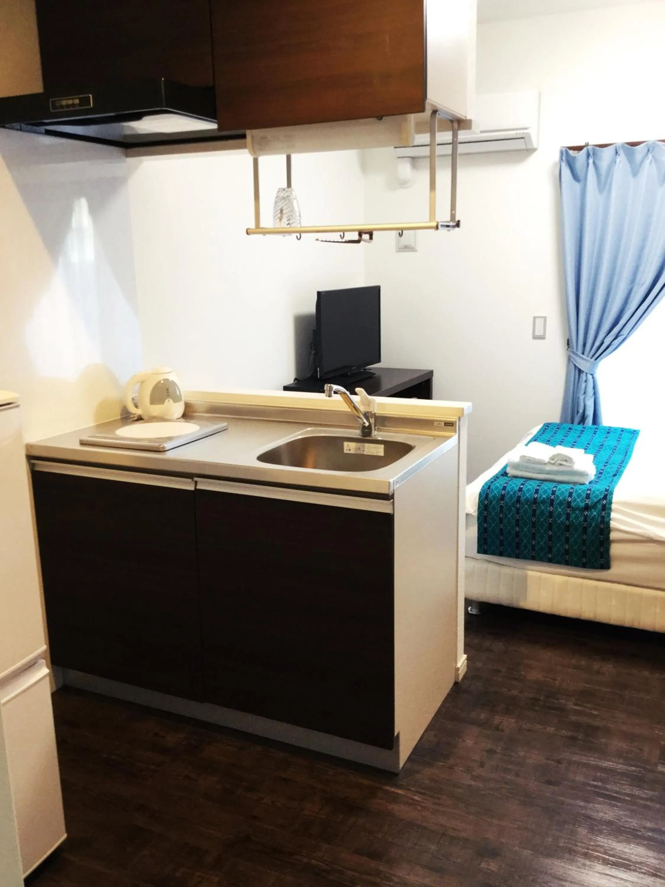Kitchen or kitchenette, Kitchen/Kitchenette in Mr. Kinjo in Makishi