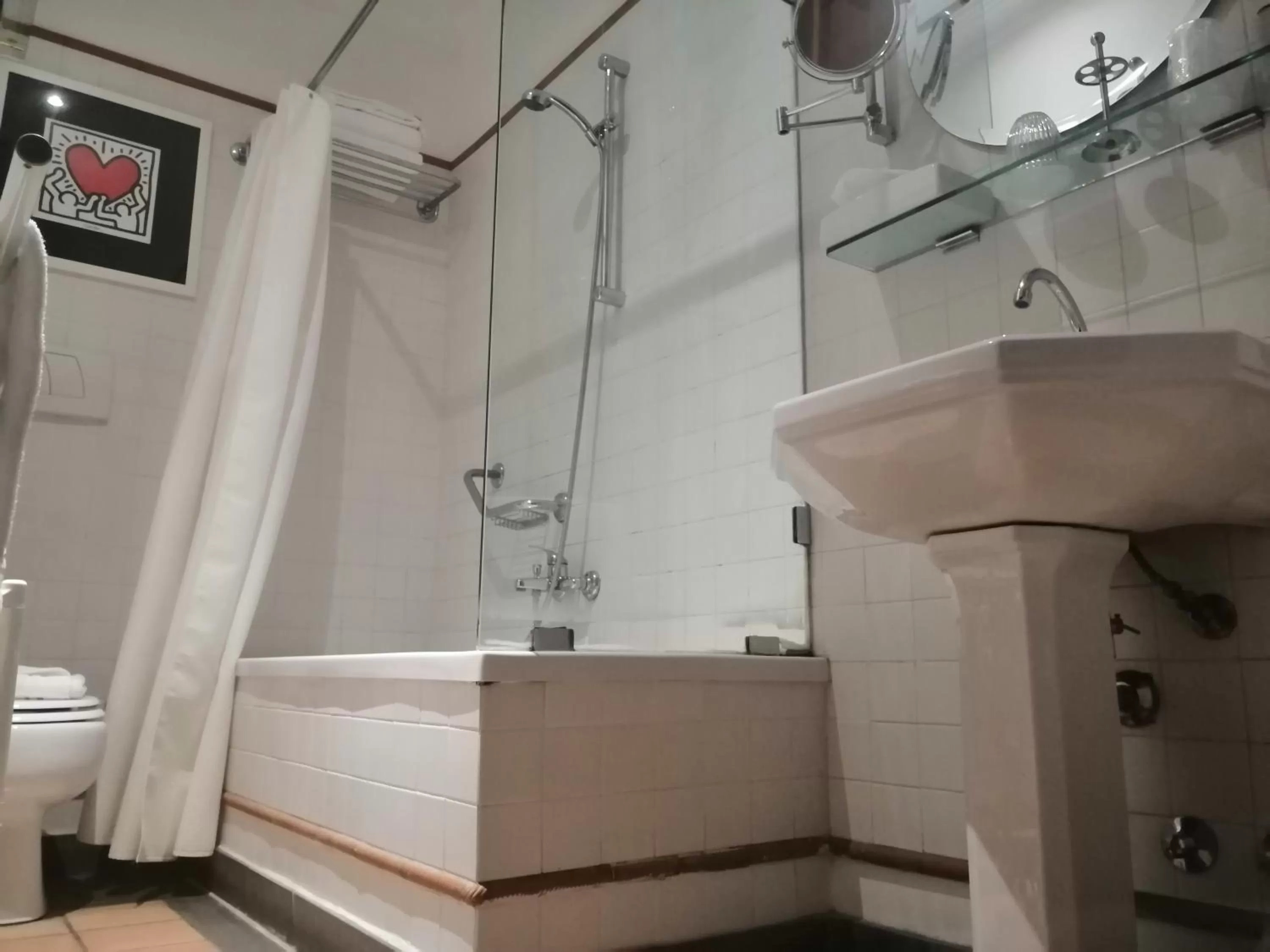 Bathroom in Hotel Locanda Cairoli