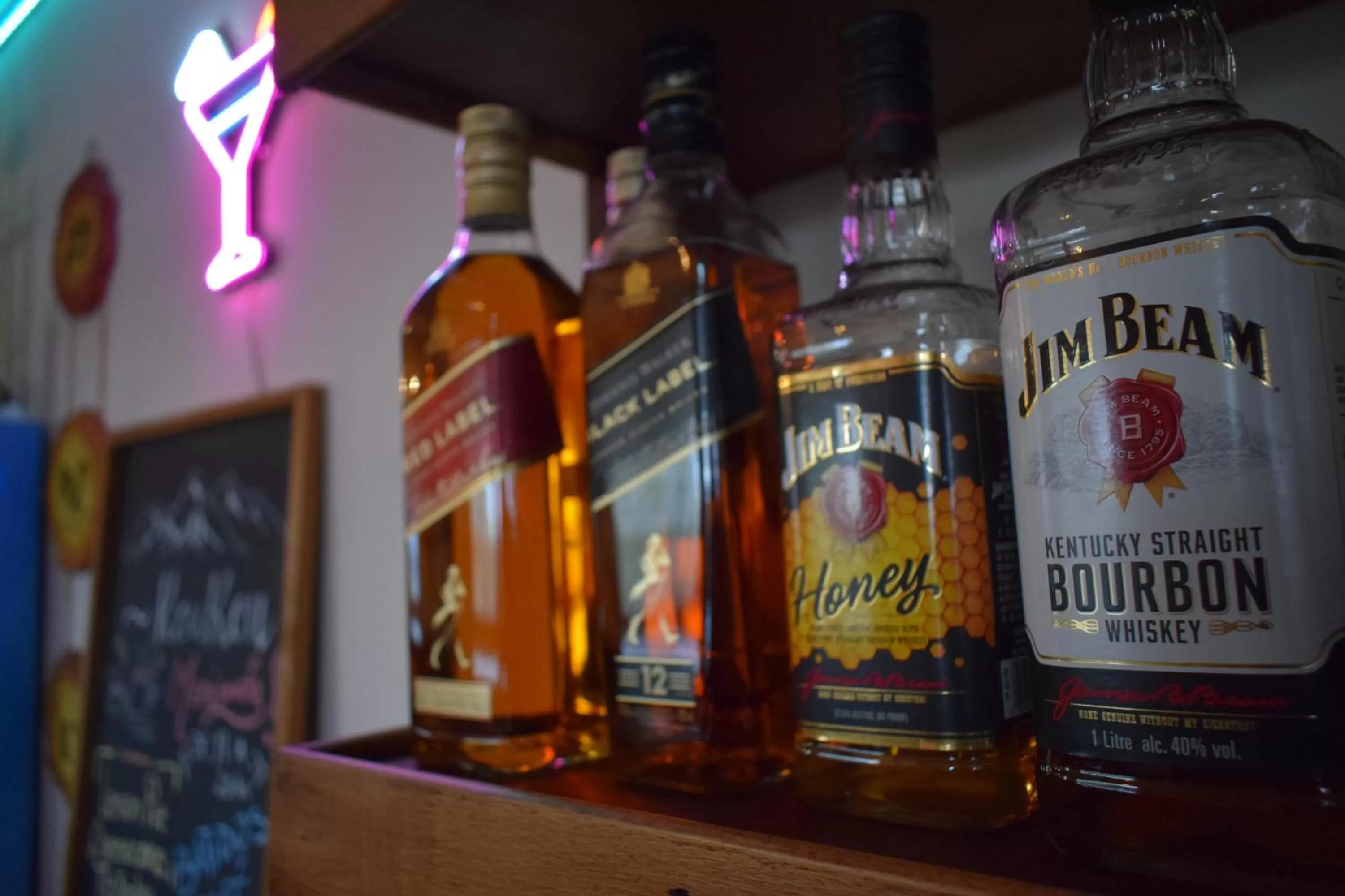 Restaurant/places to eat, Drinks in Hotel Mora