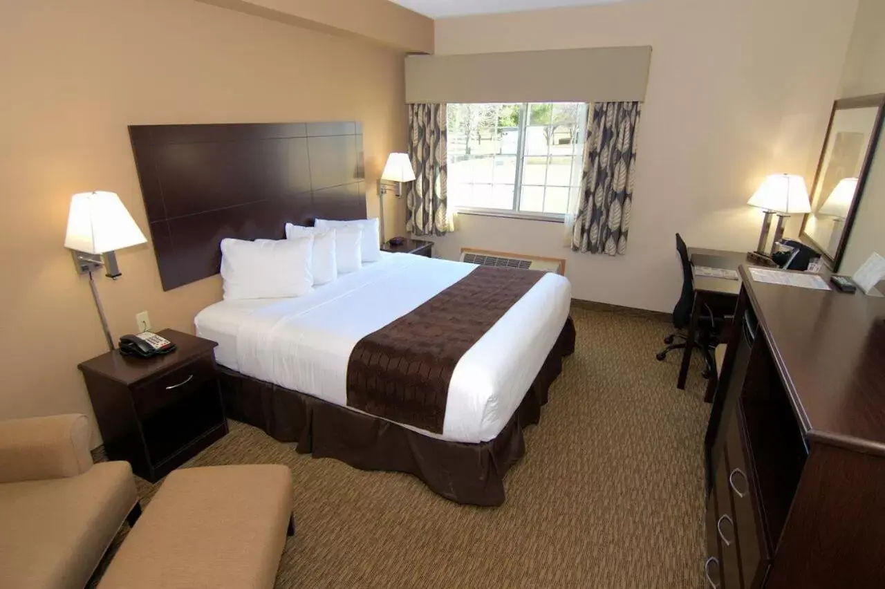 Handicap Accessible King Roll In in Rock Island Inn & Suites Handicap Accessible King Roll In in Rock Island Inn & Suites
