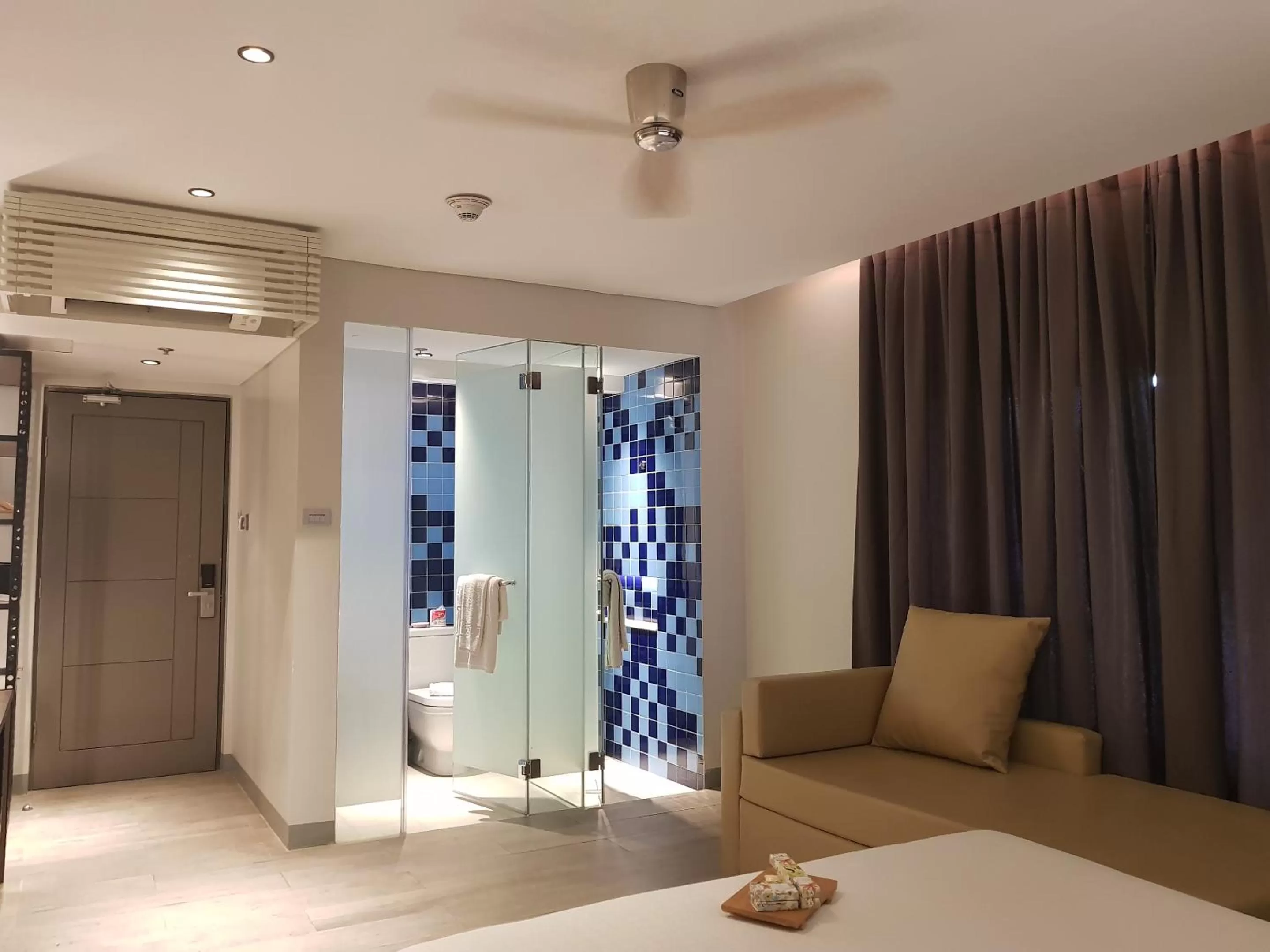 Photo of the whole room, Bed in Lagùn Hotel