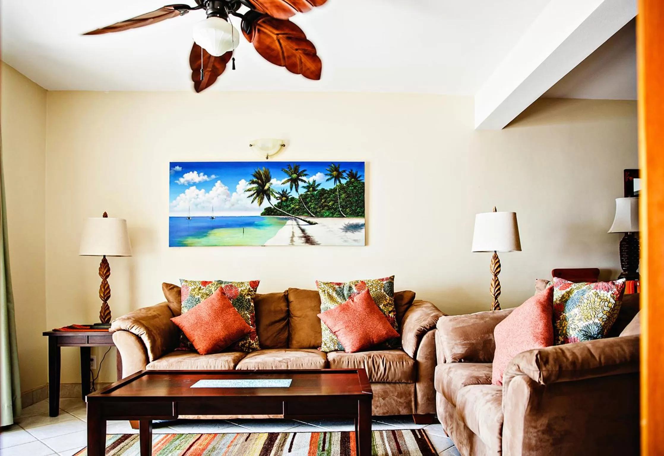 Two-bedroom King Suite - Beachfront View in Pelican Reef Villas Resort