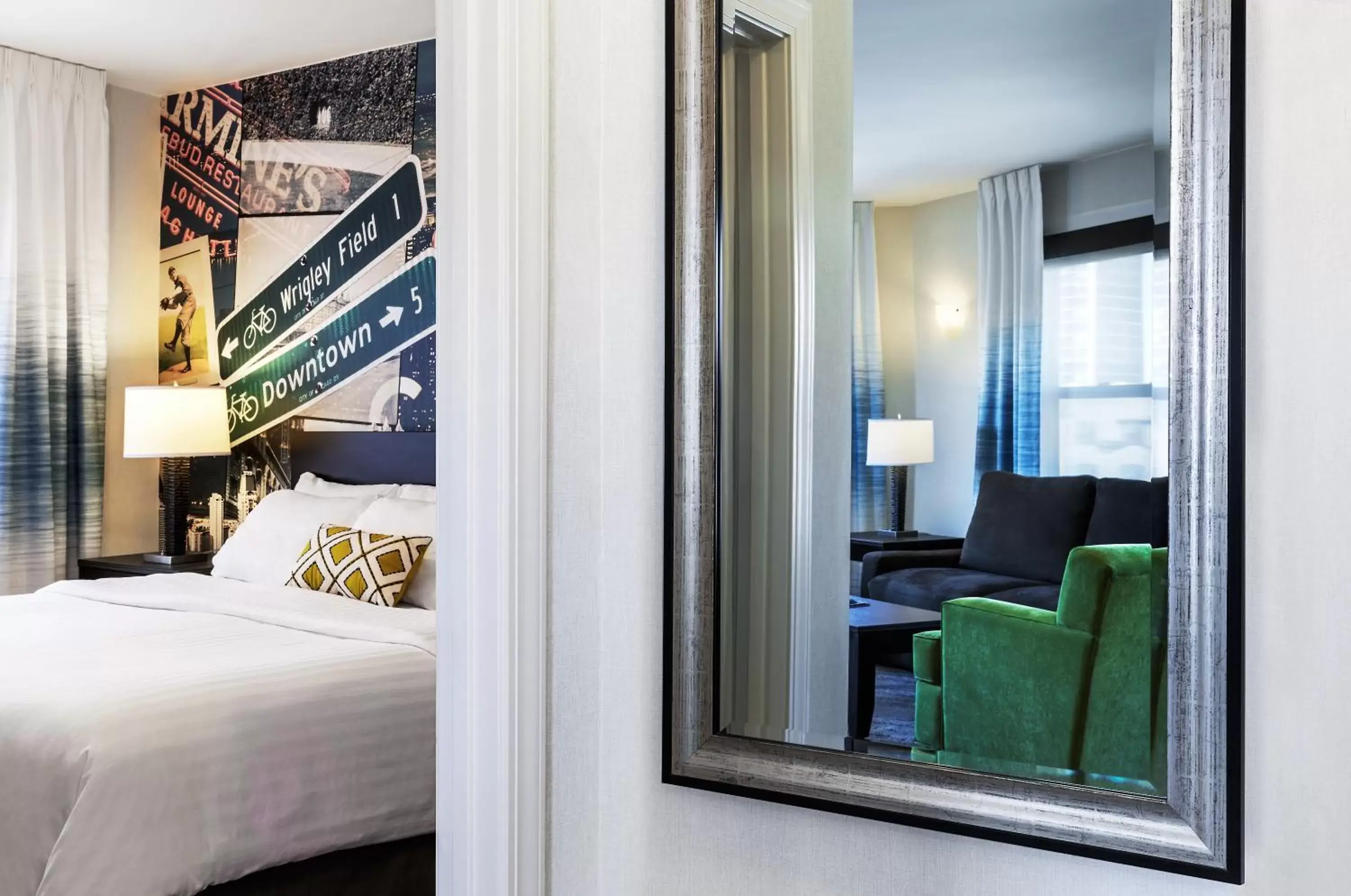 Business King Suite in Hotel Versey Days Inn by Wyndham Chicago Business King Suite in Hotel Versey Days Inn by Wyndham Chicago