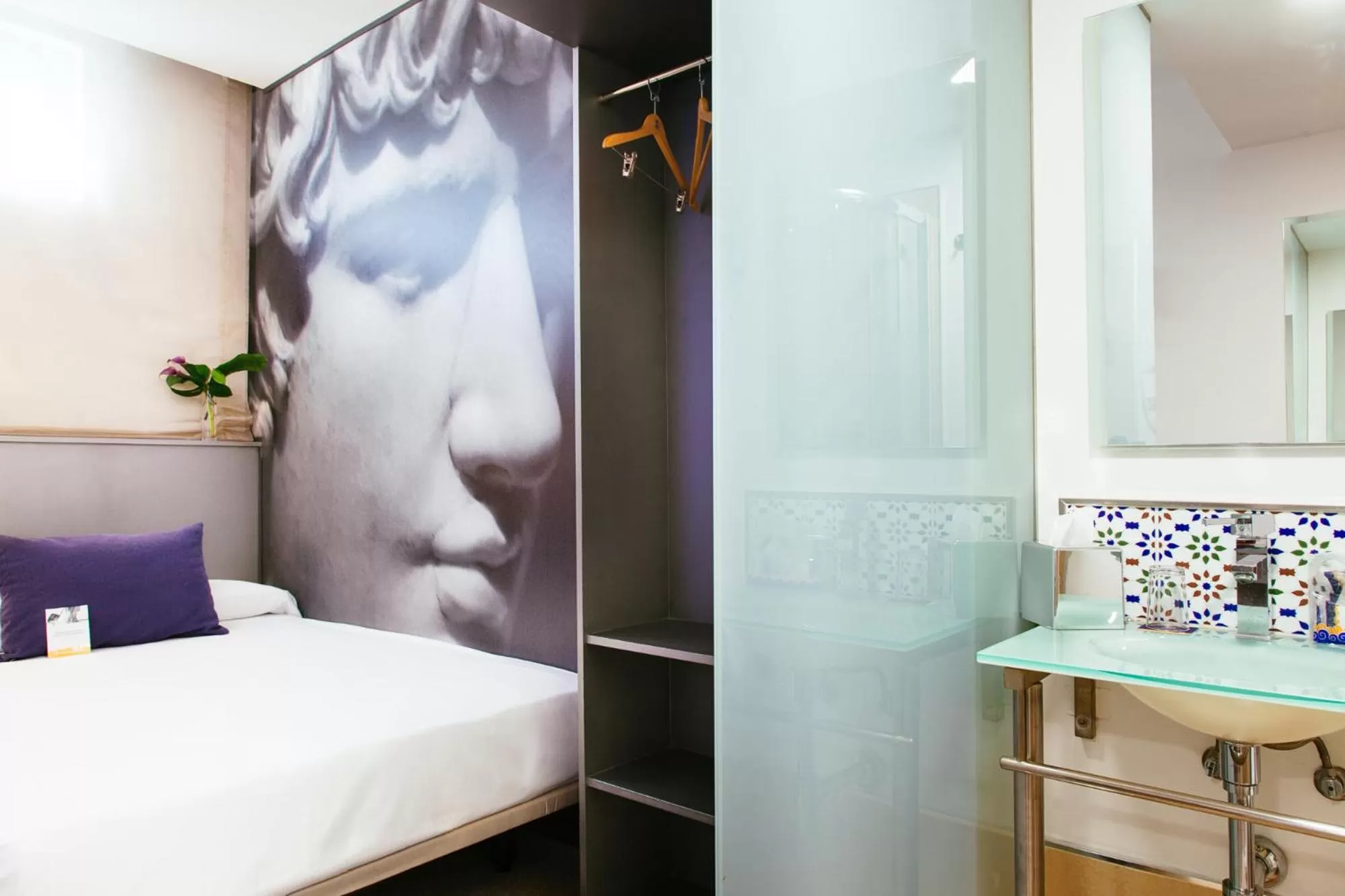 Bathroom in Globales Acis y Galatea