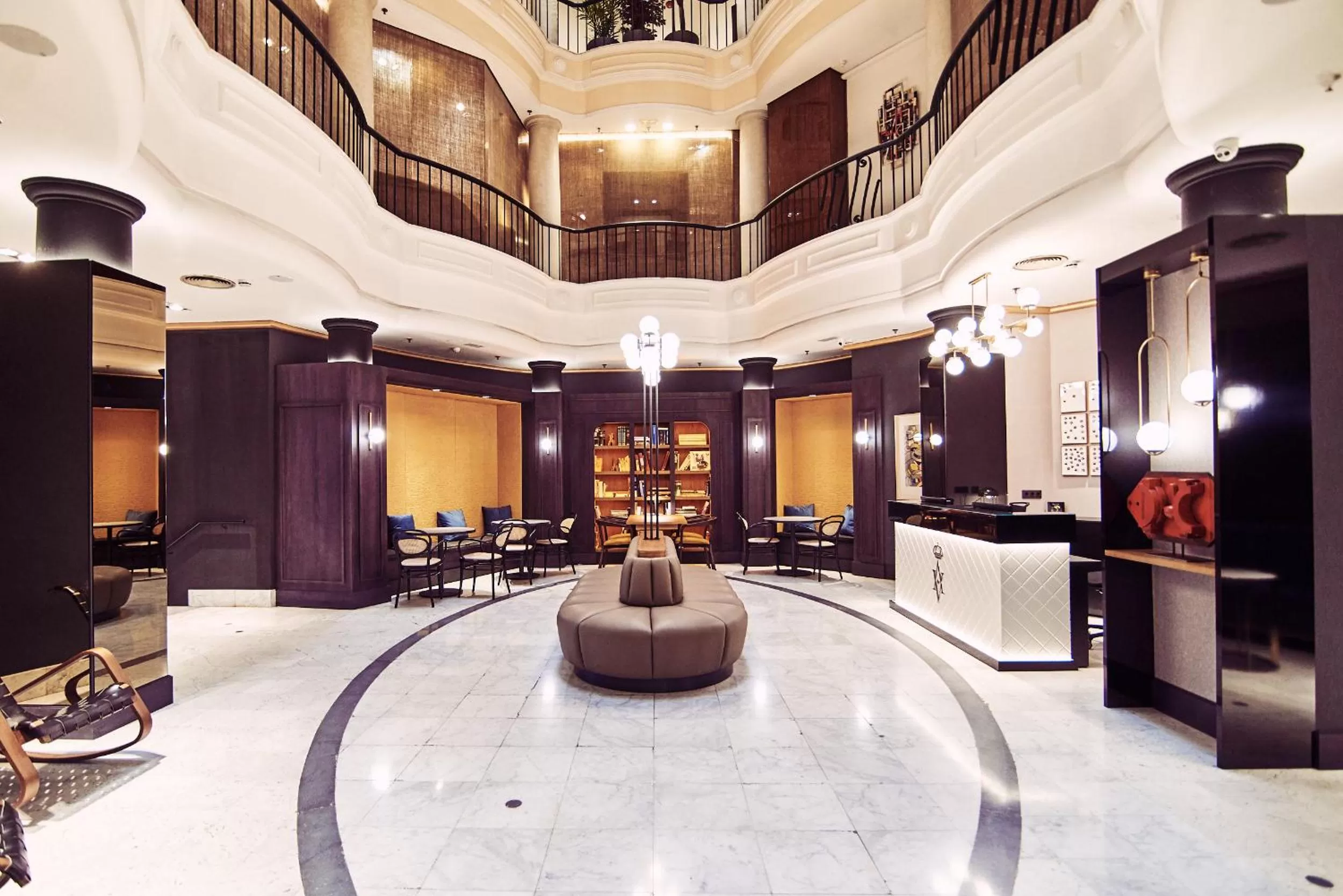 Lobby or reception in Occidental León Alfonso V