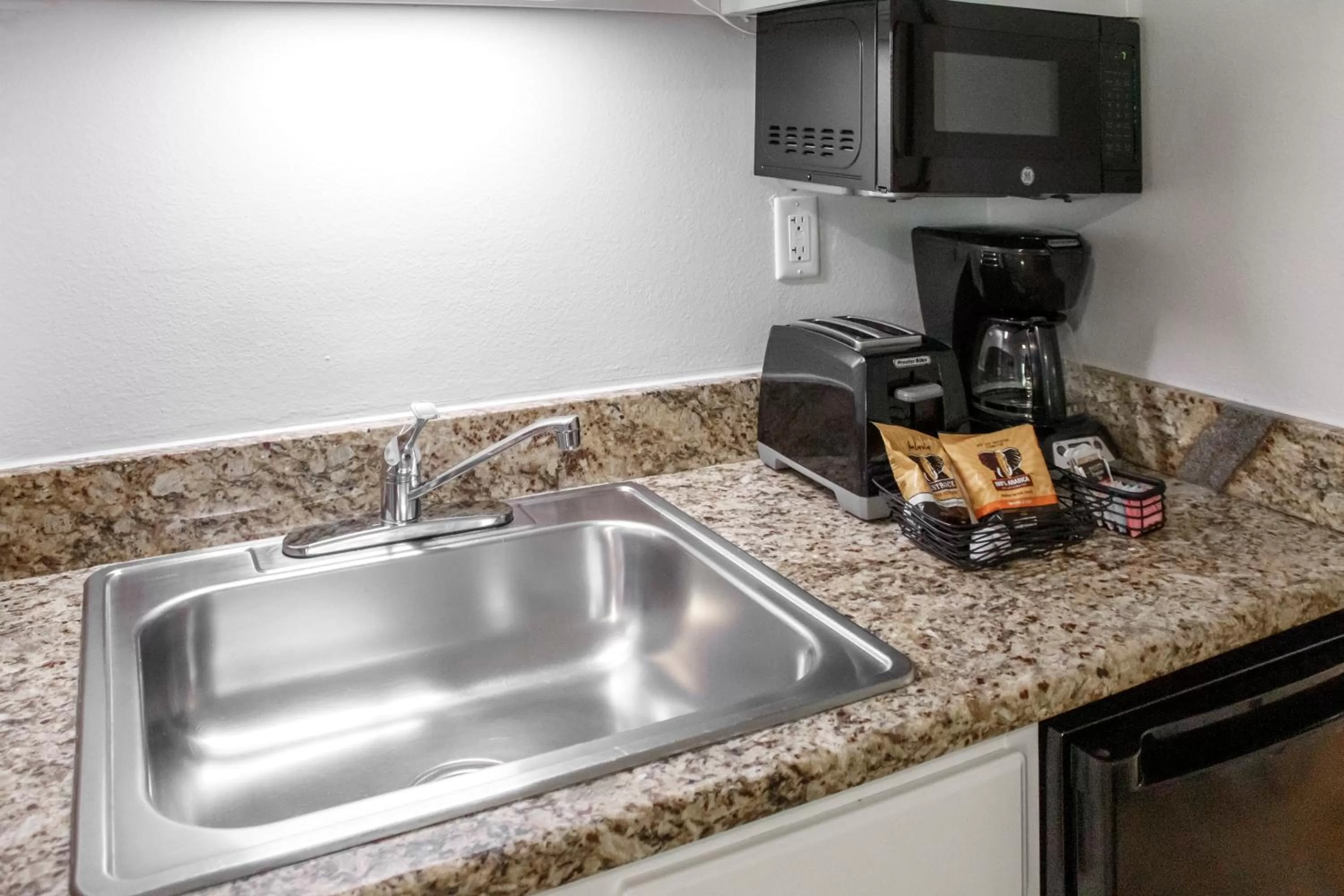 Coffee/tea facilities in Barefoot'n Resort