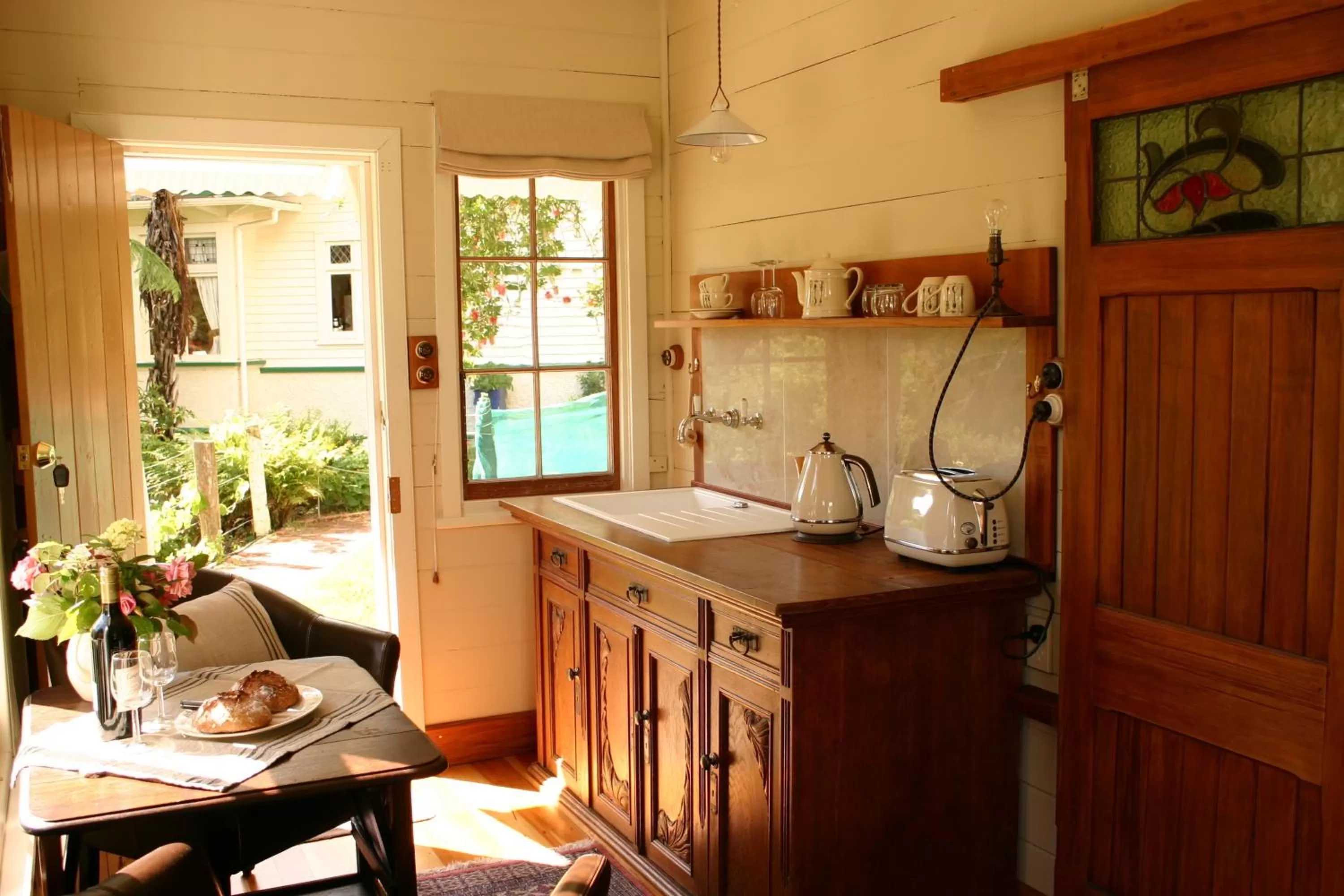 View (from property/room), Bathroom in Bluff Hill Bed & Breakfast