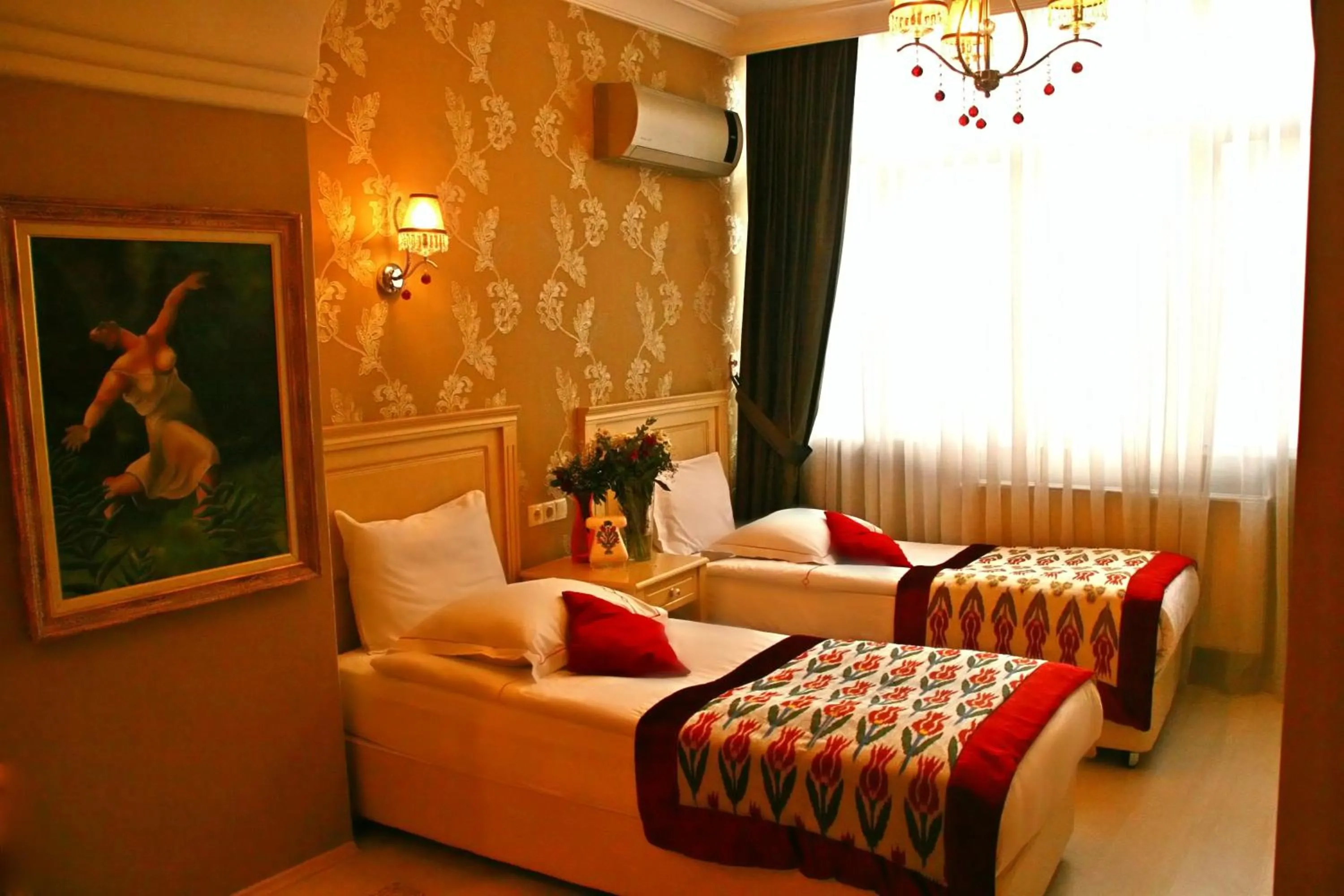 Bedroom, Bed in Divas Hotel