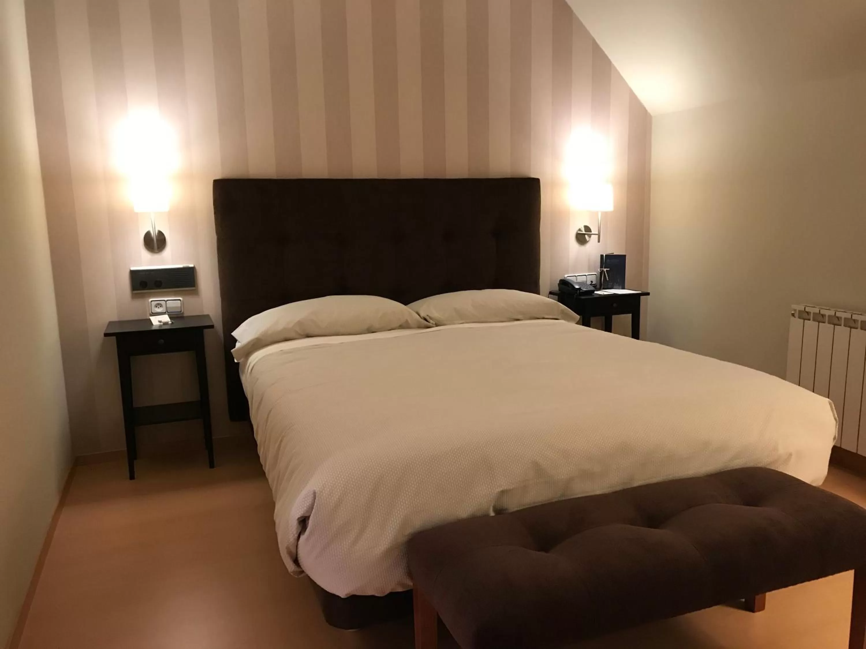 Bedroom, Bed in Hotel Alda Castelao