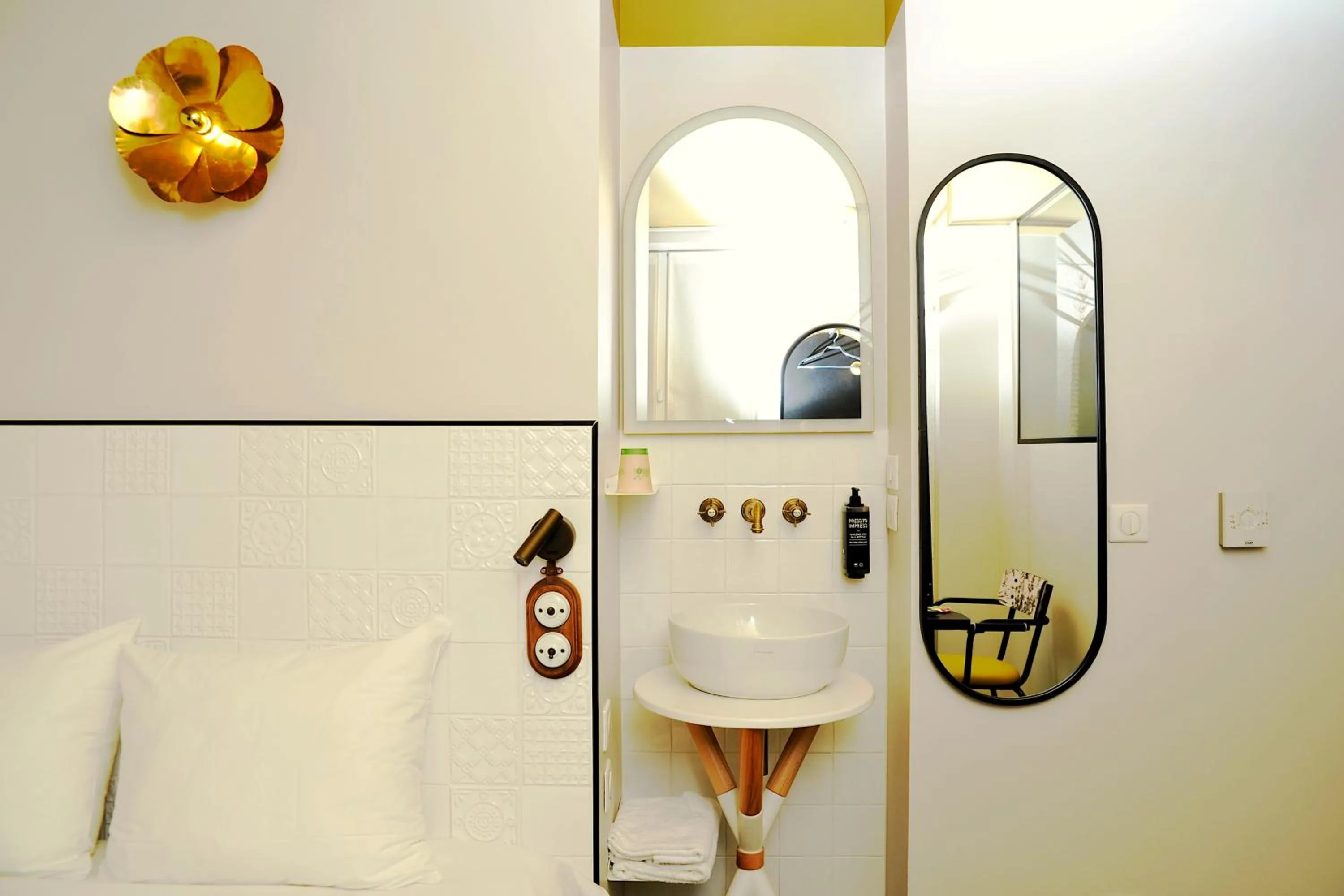 Bathroom in ibis Styles Paris Gare De Lyon TGV