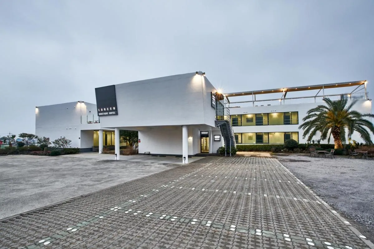 Standard Double Room in Lareem Boutique Hotel