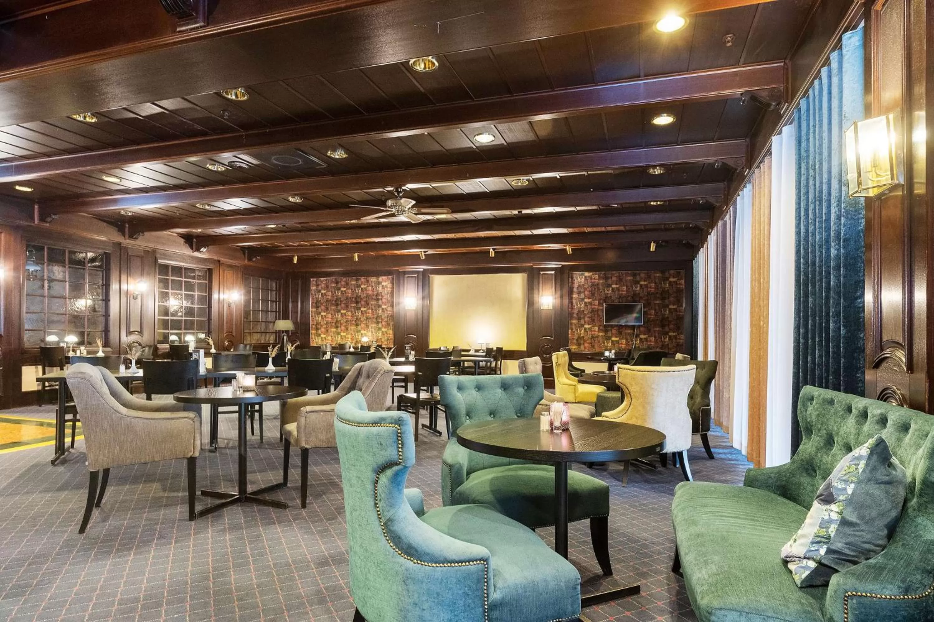 Restaurant/places to eat in Best Western Nya Star Hotel