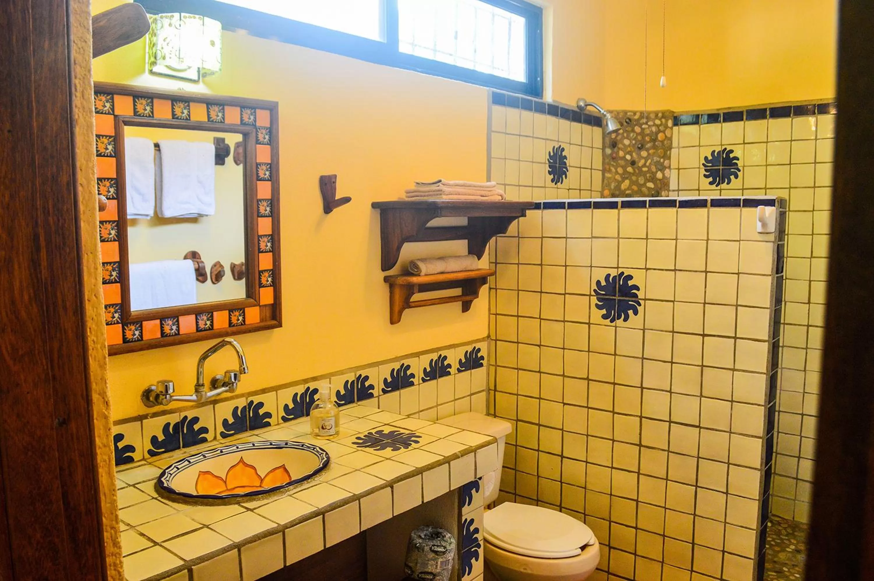 Bathroom in Hotel Casamar Suites