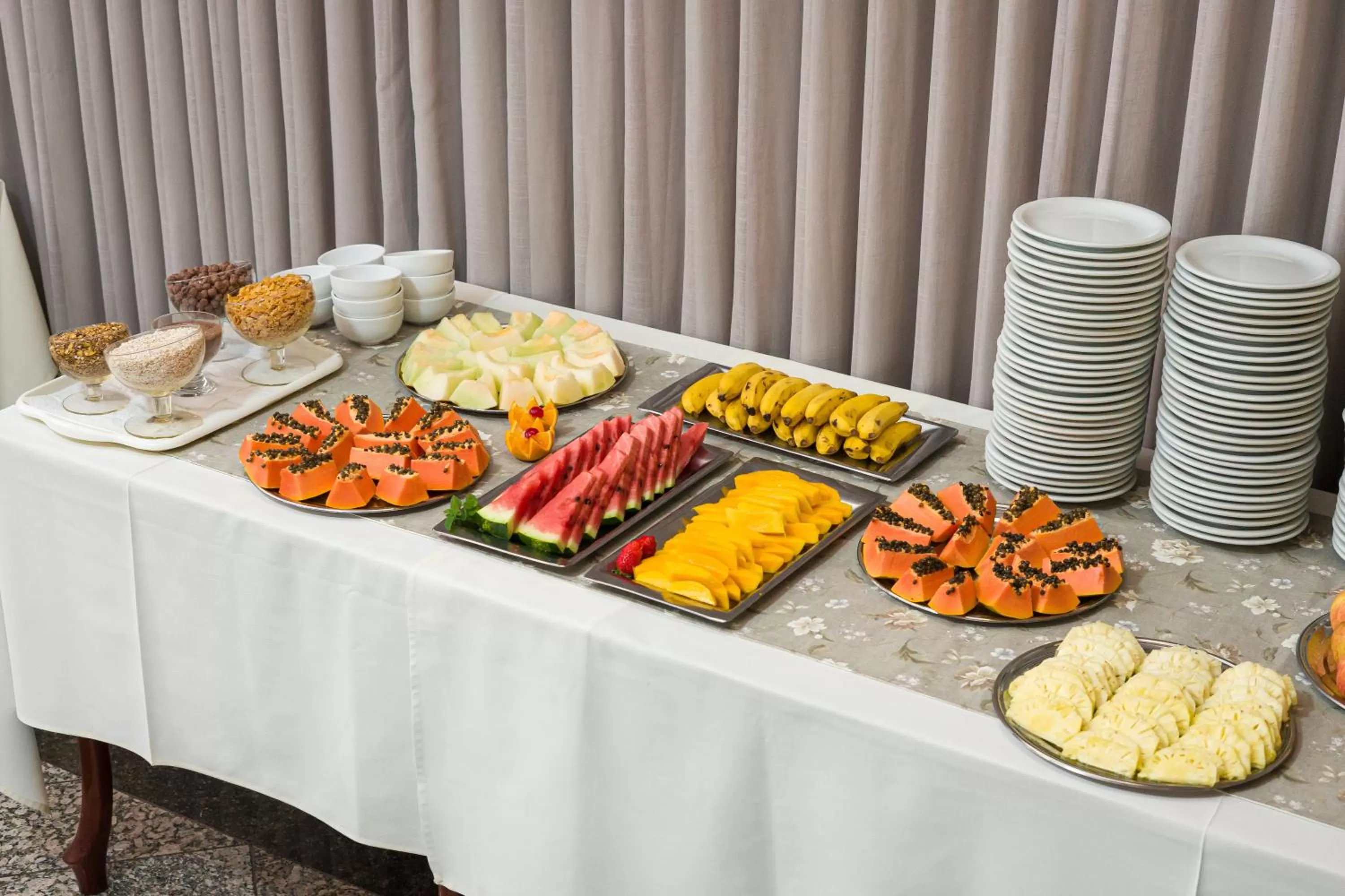 Food and drinks in Condall Palace Hotel