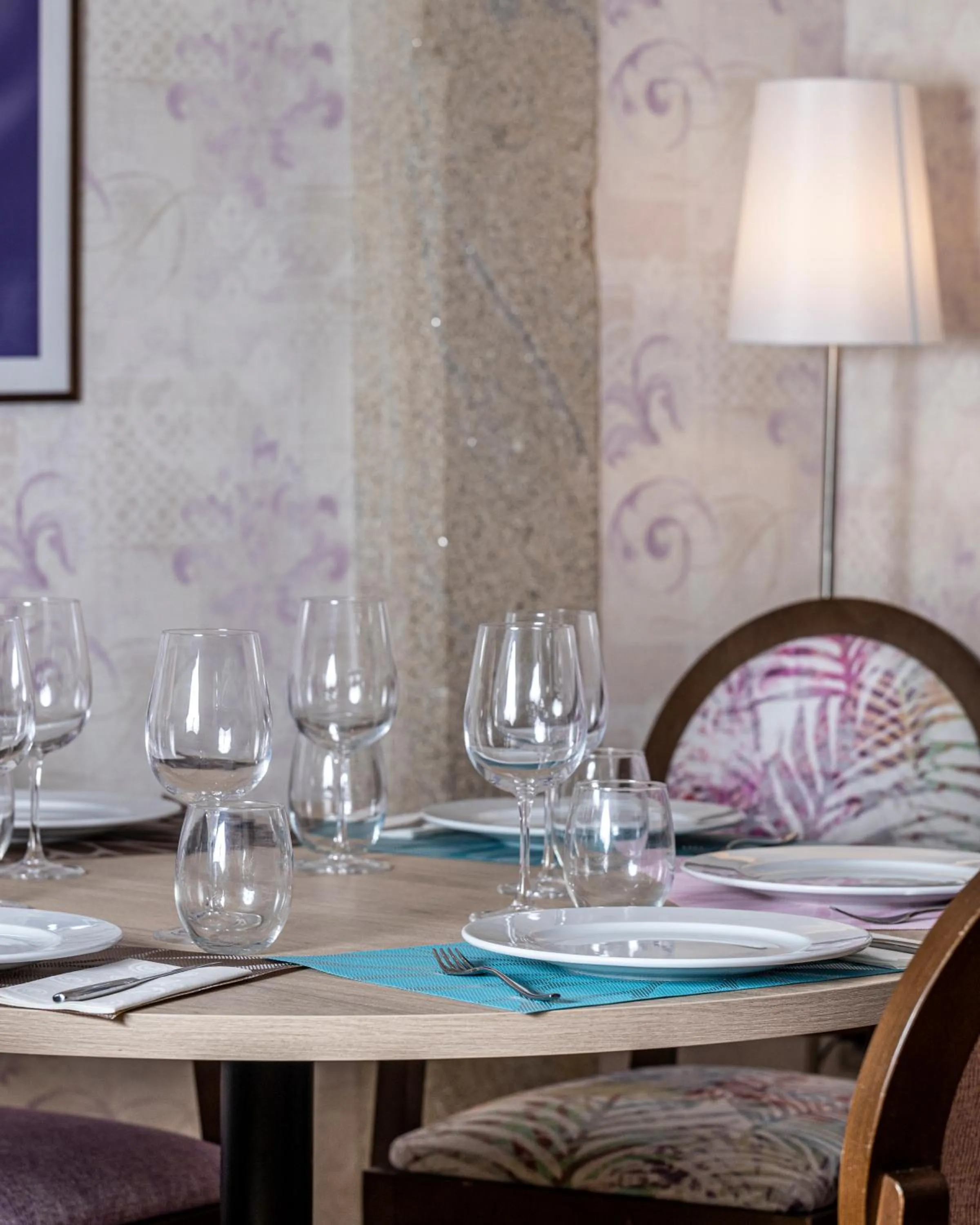 Restaurant/places to eat in Hotel Aroi Bierzo Plaza