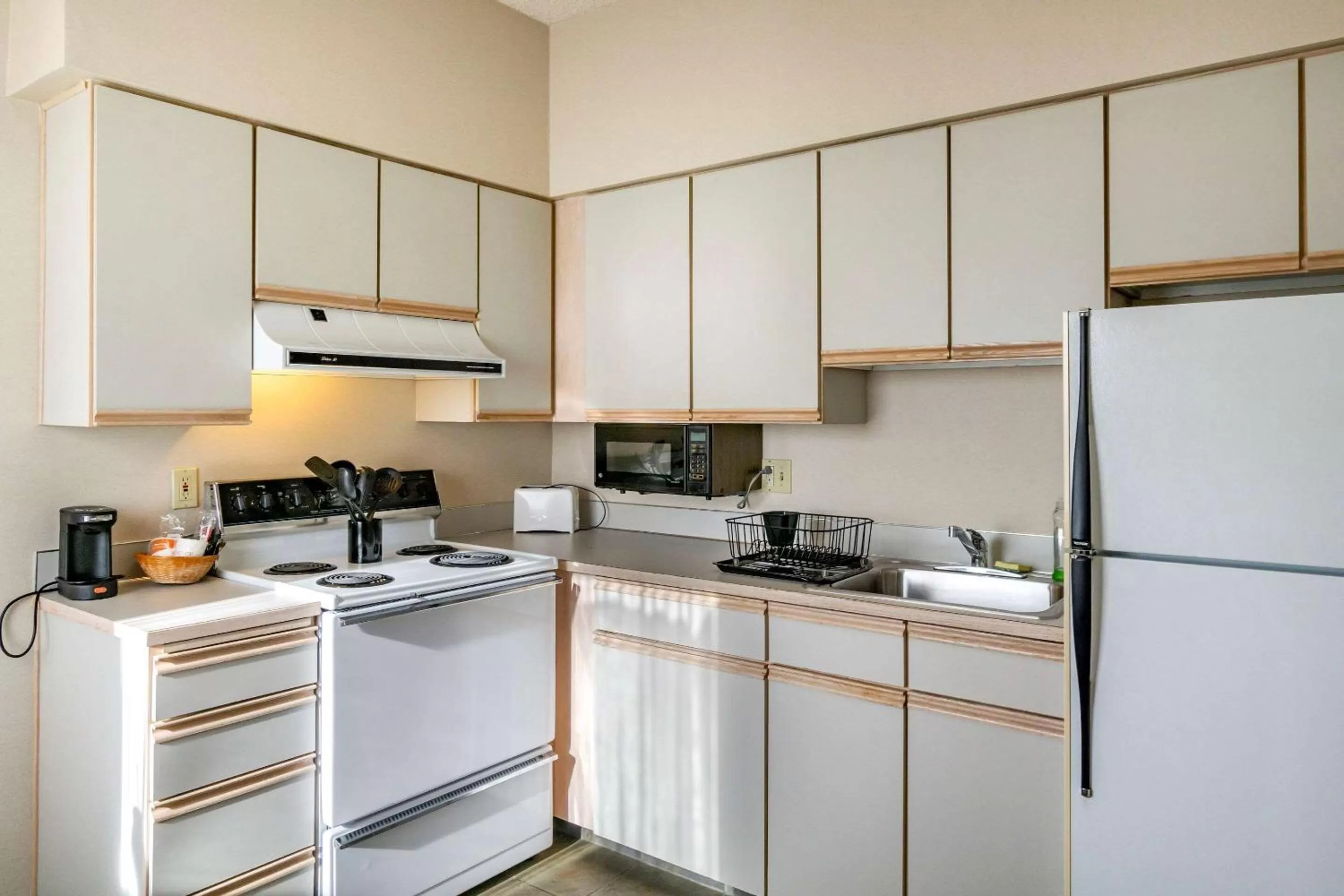 Photo of the whole room in Comfort Inn & Suites Seattle North