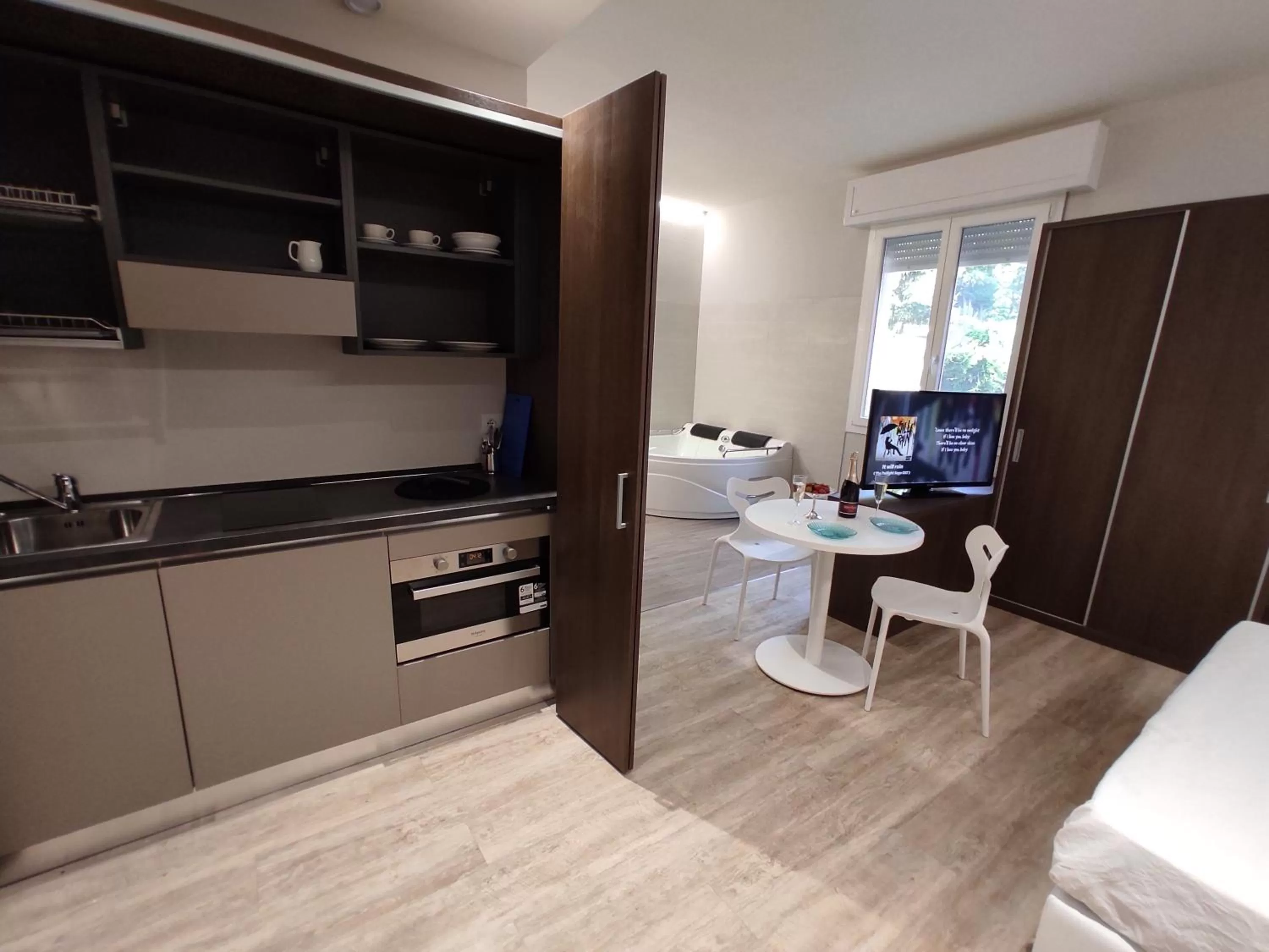 Kitchen or kitchenette, Kitchen/Kitchenette in ALBA RESIDENCE