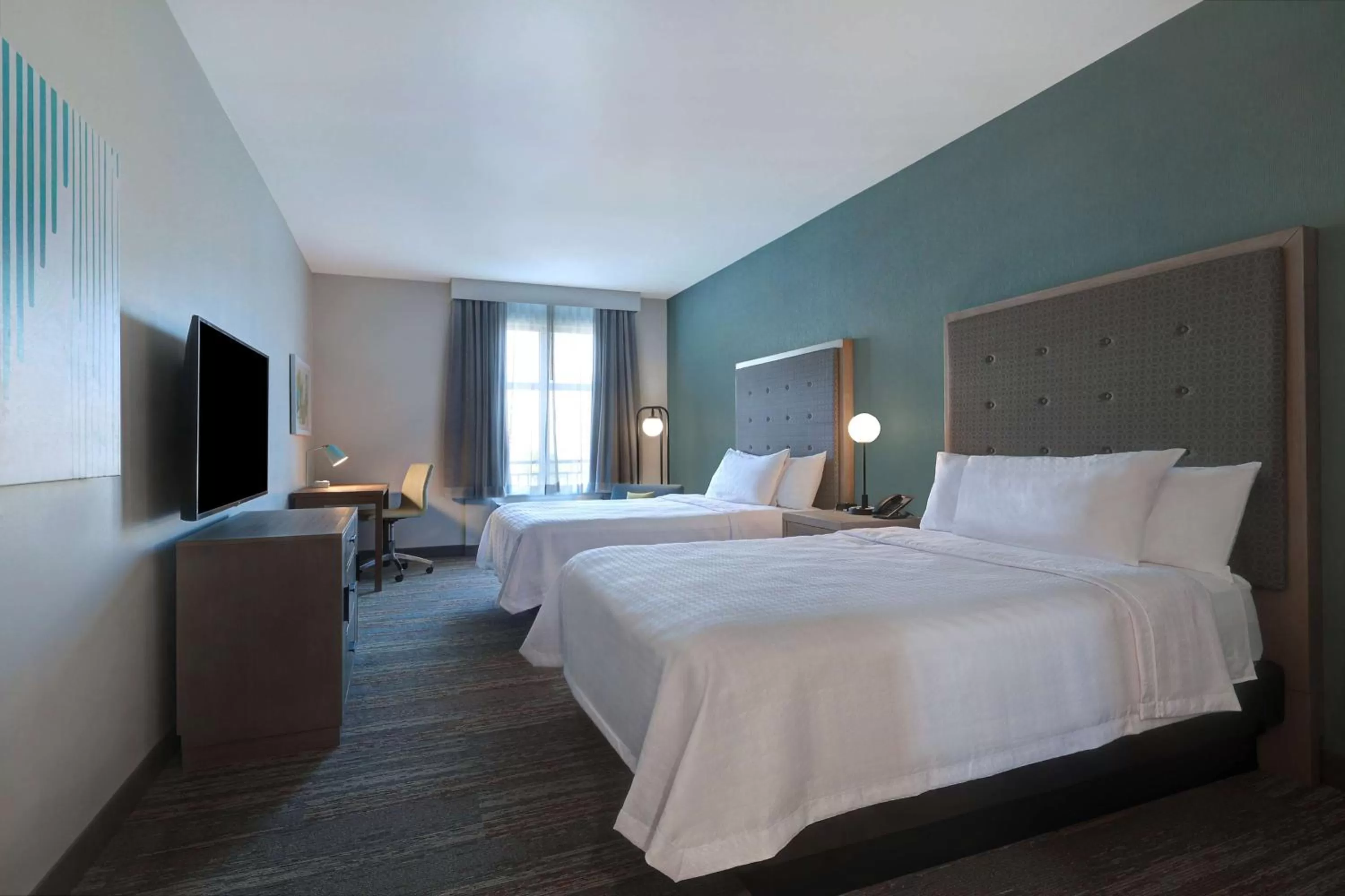 Queen Suite With Tub in Homewood Suites By Hilton Santa Clarita/Valencia, Ca