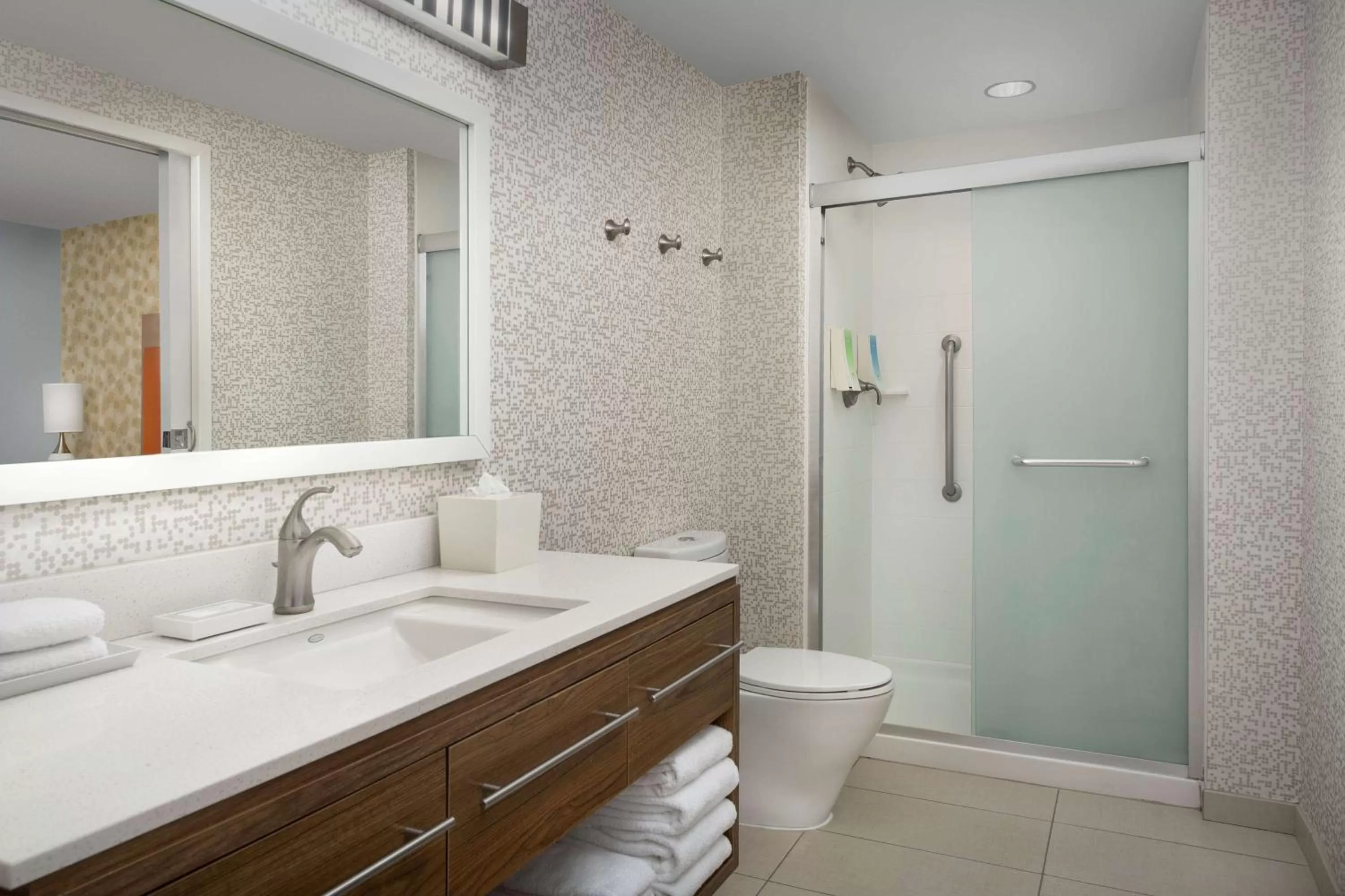 Bathroom in Home2 Suites by Hilton Baltimore/White Marsh
