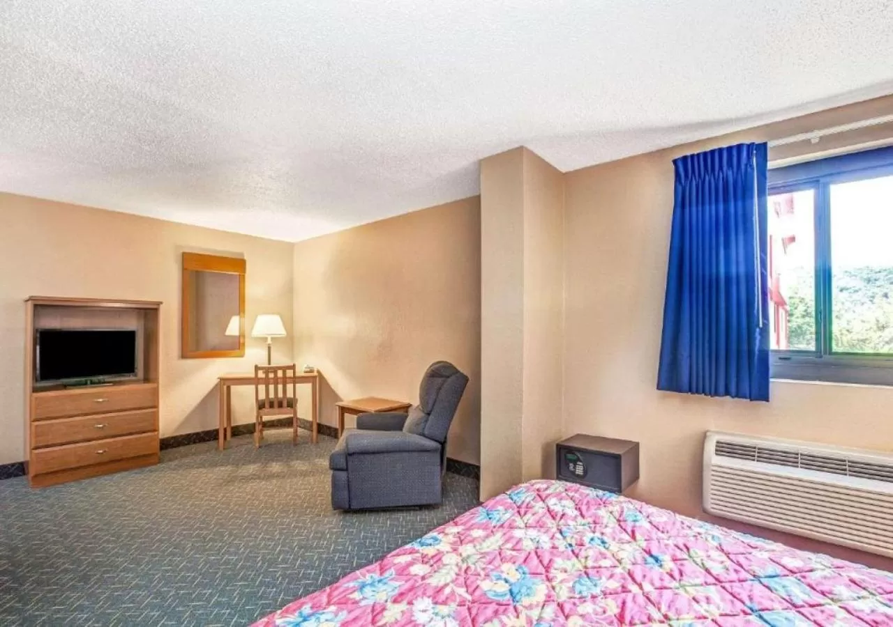 Bed in Super 8 by Wyndham Mahwah