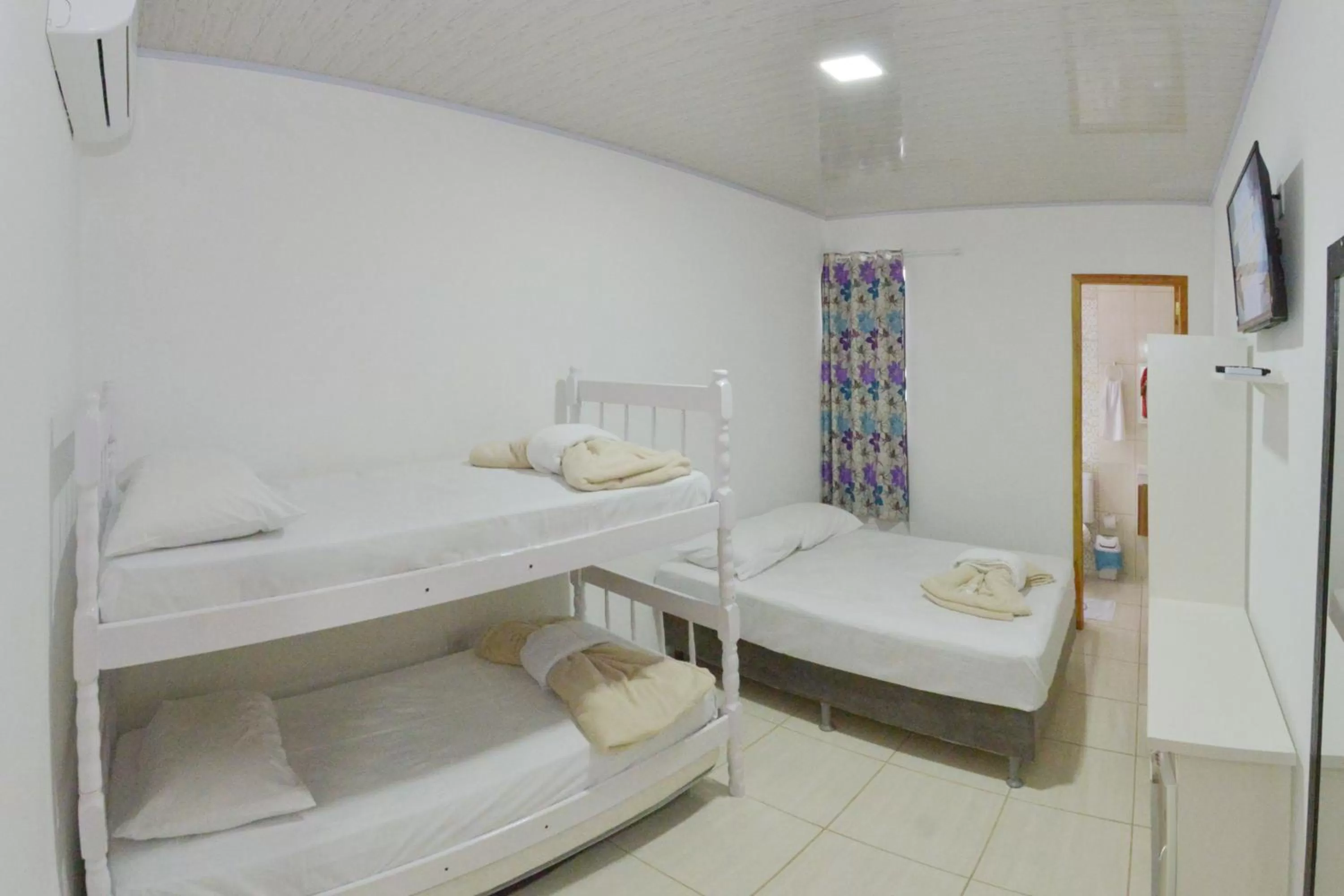 Photo of the whole room in Pousada Caminho Dos Sonhos