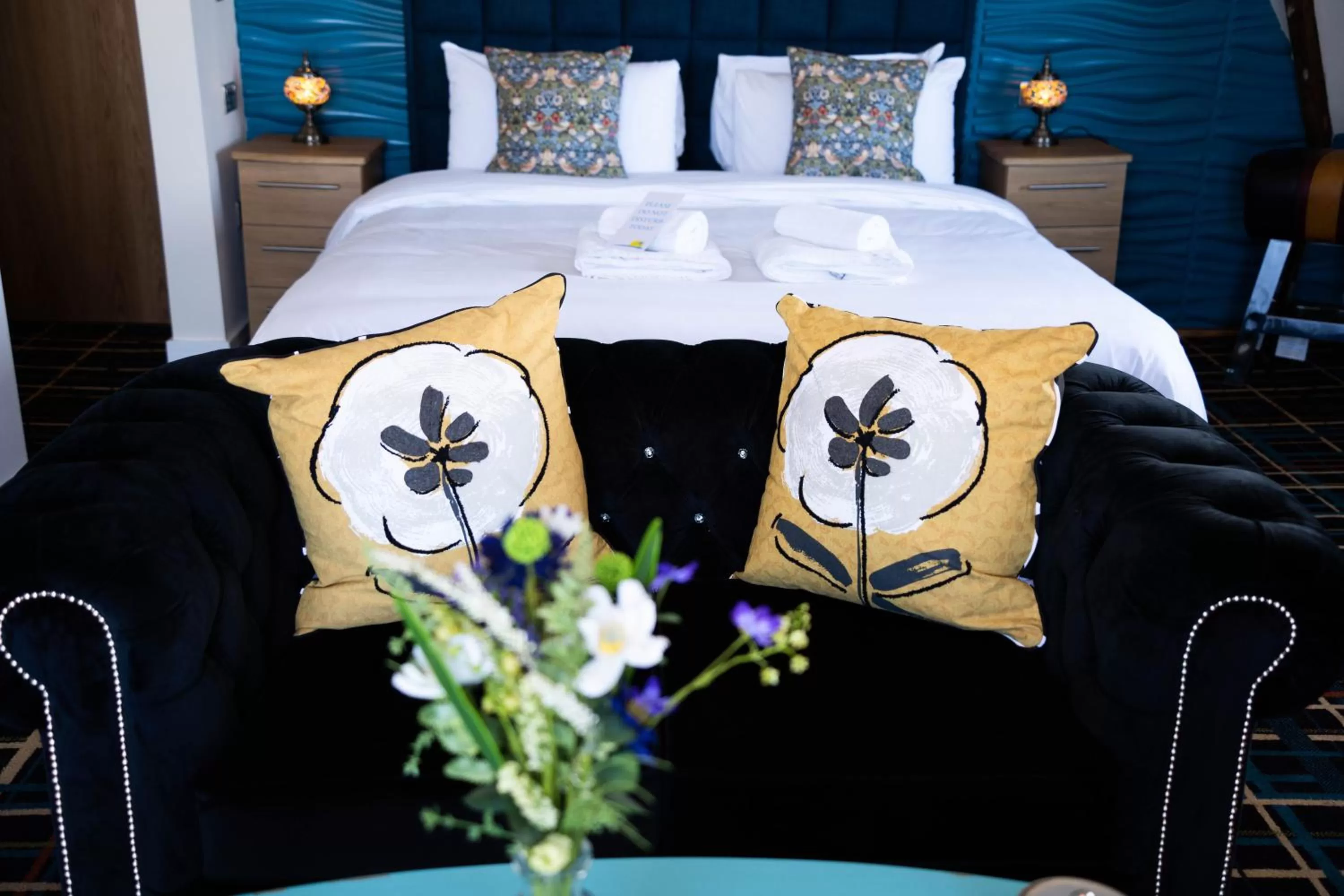 Bedroom, Bed in Marine Lodge