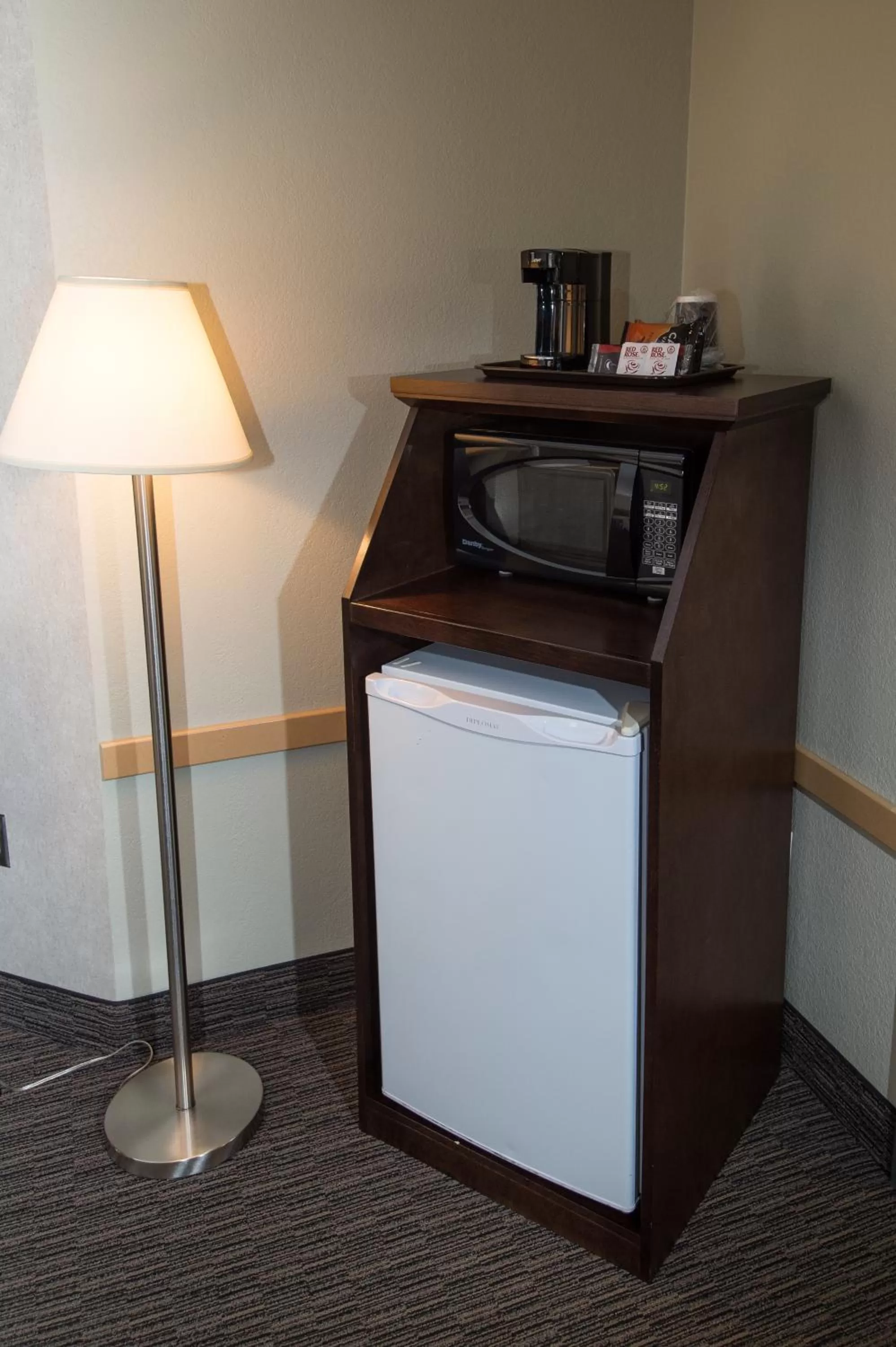 Coffee/tea facilities in Days Inn by Wyndham Estevan