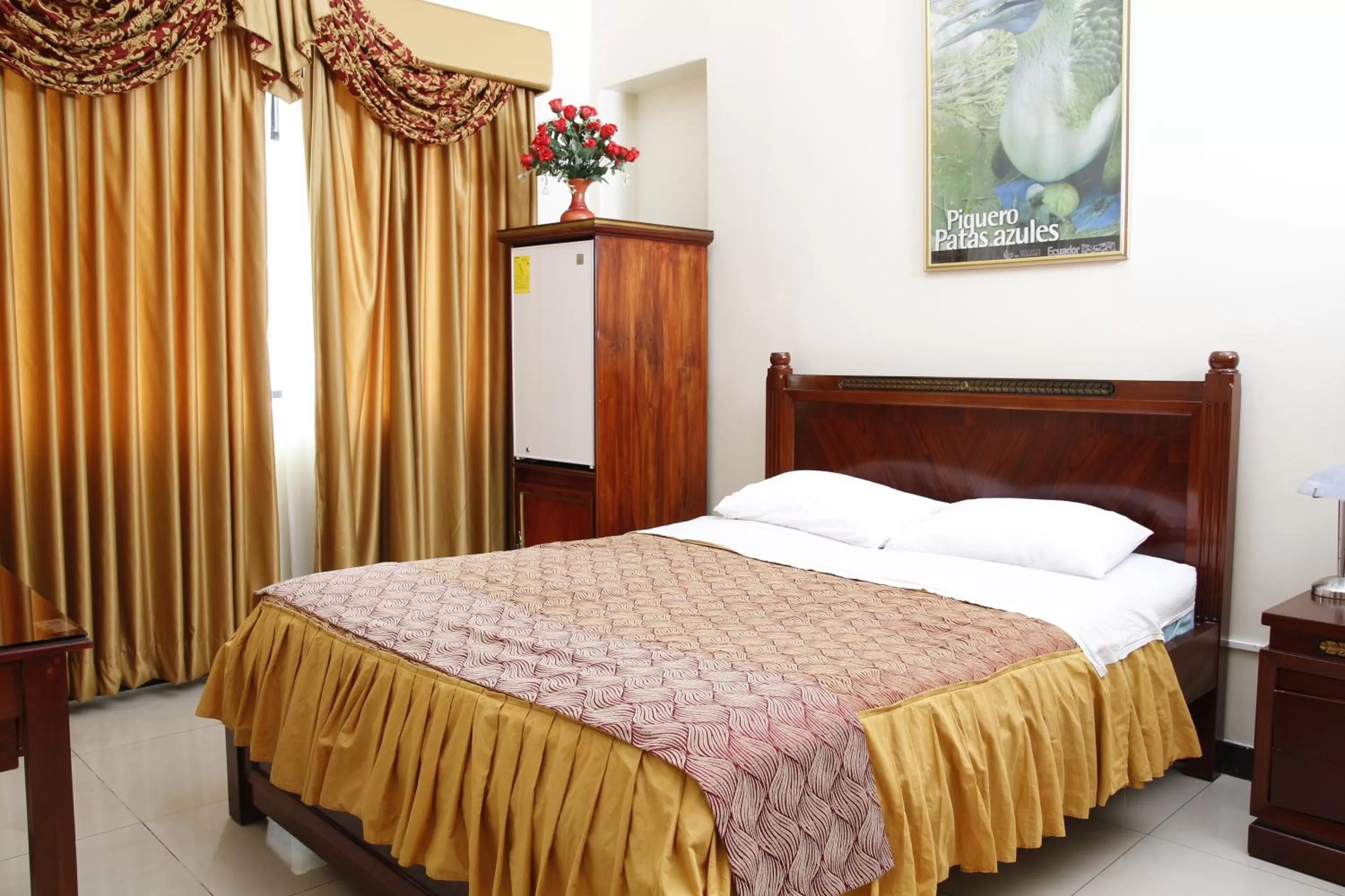 Bed in Hotel Versailles Internacional