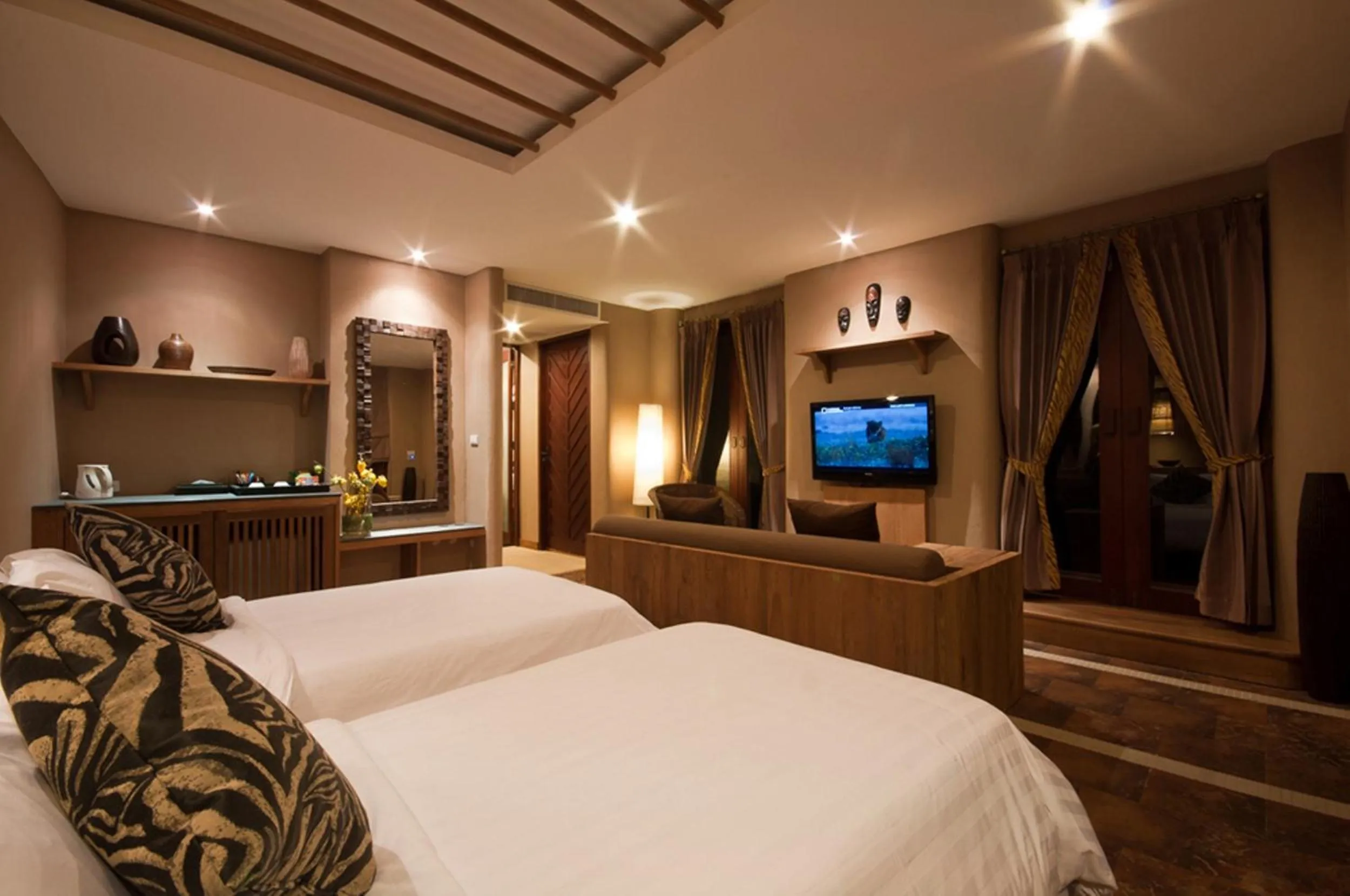 Photo of the whole room, Bed in Montis Resort