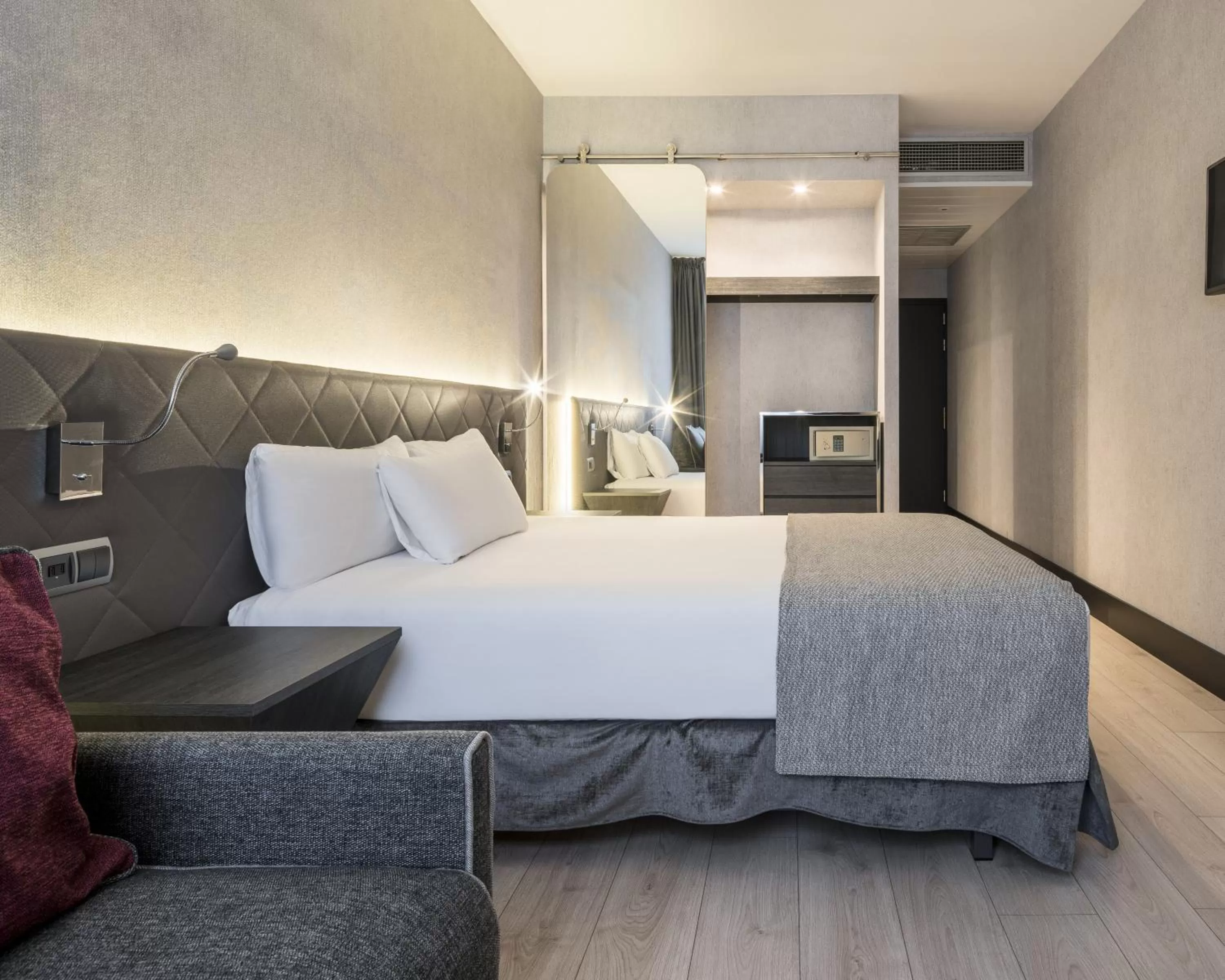 Photo of the whole room, Bed in Ilunion Bel-Art