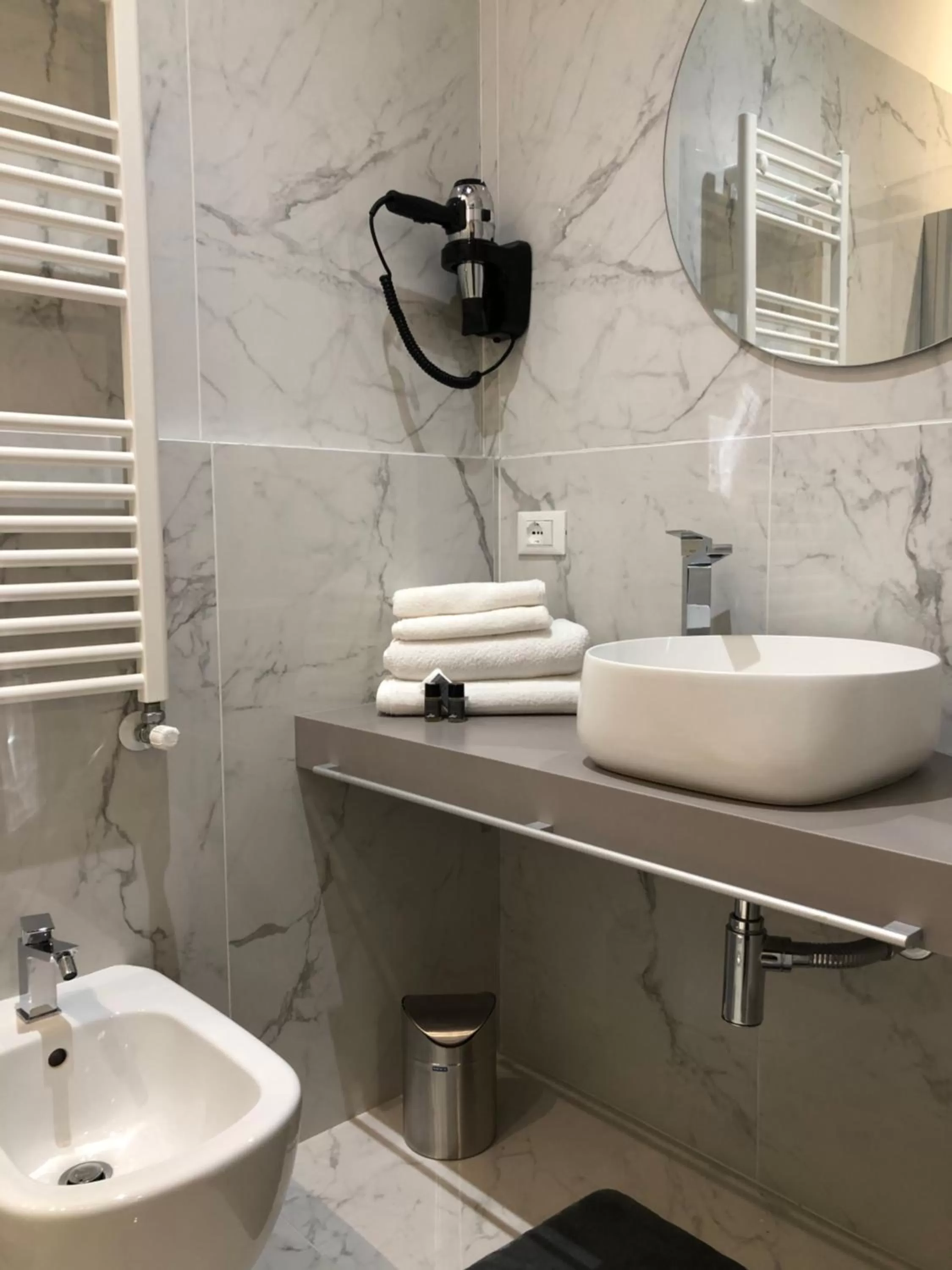 Bathroom in Albergo Marin