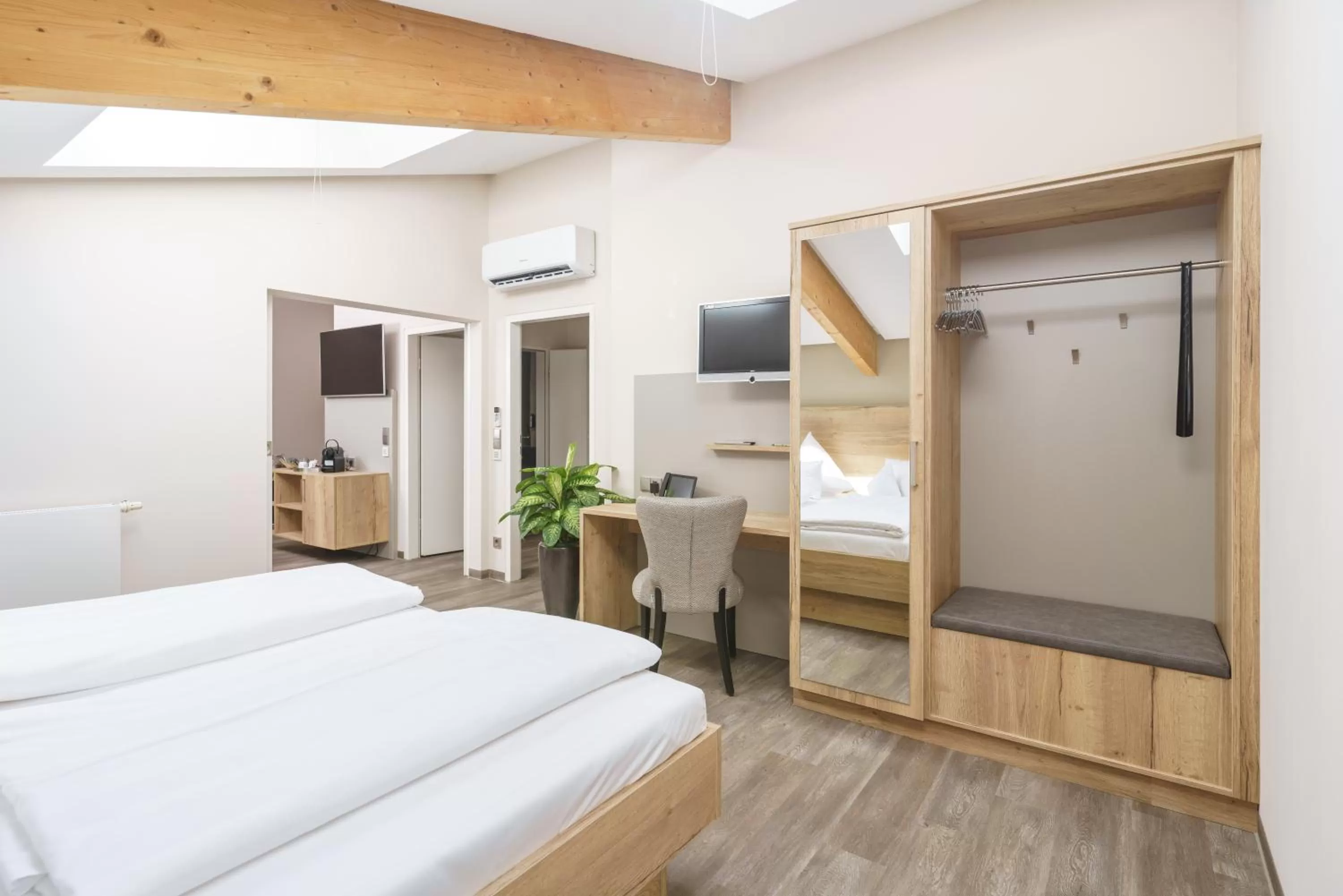 Bed in Hotel Forsthaus Grüna Betreibergesellschaft mbH