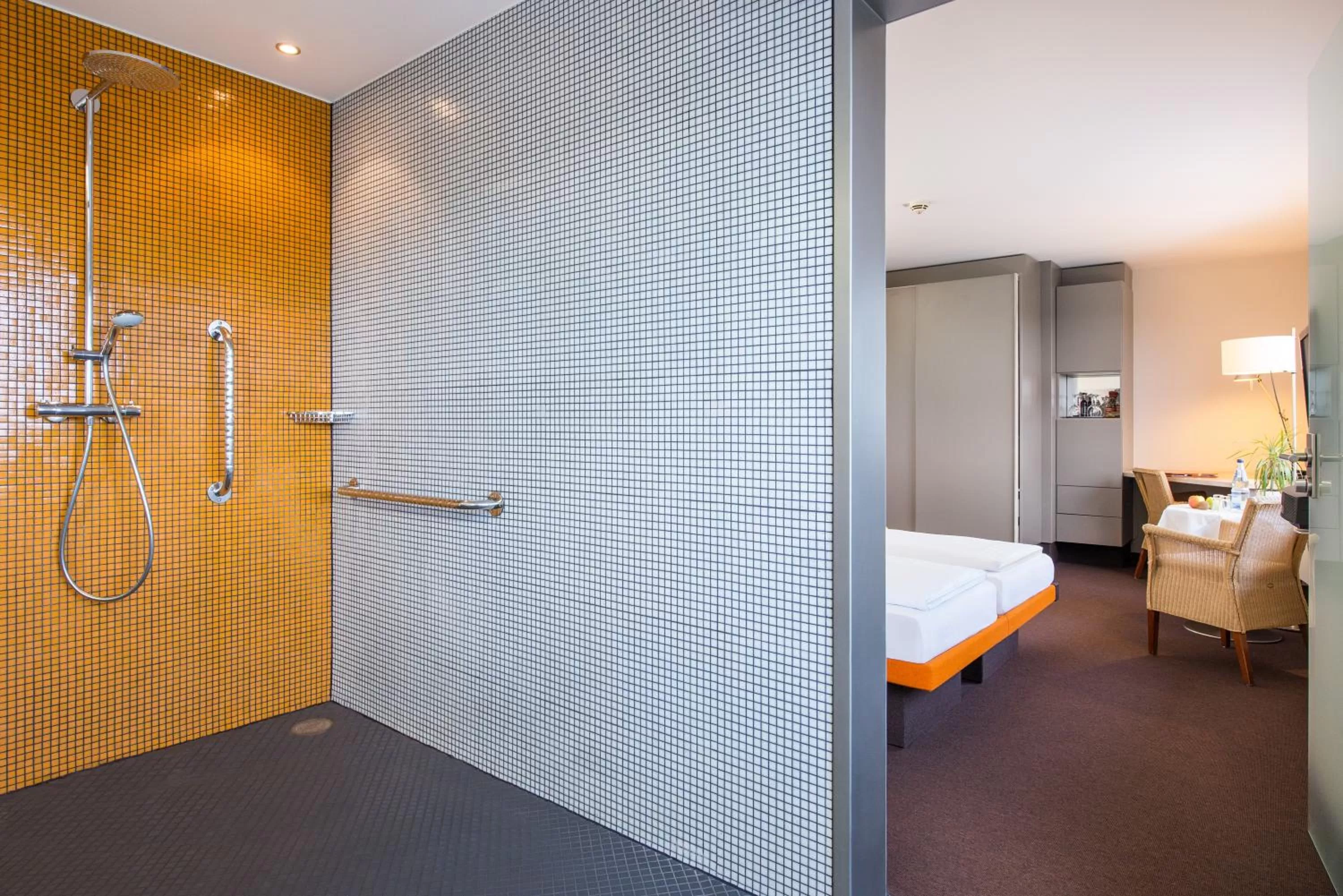 Bathroom, Bed in Hotel Windschur