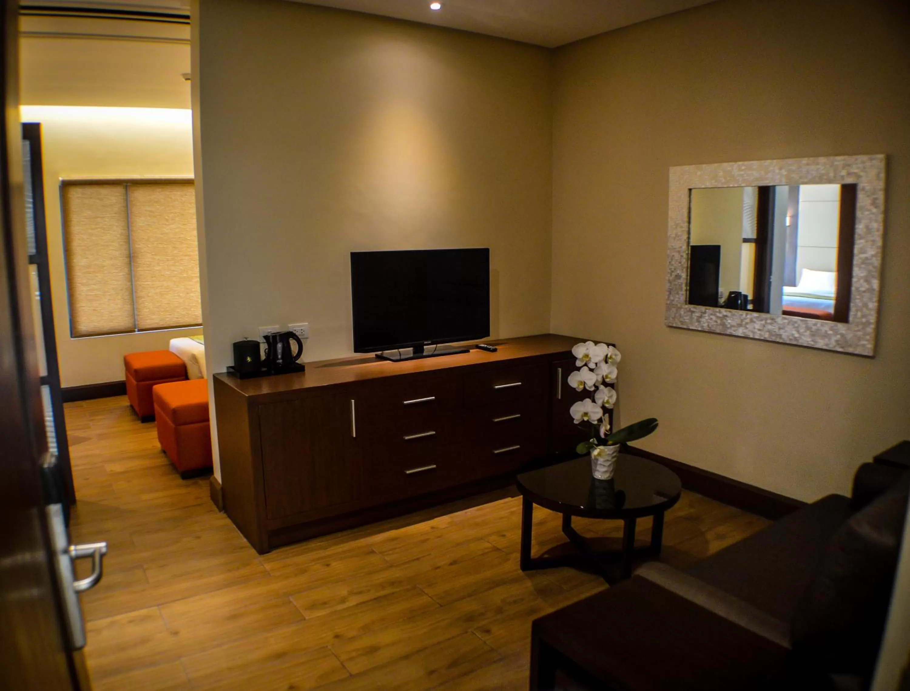 Bedroom in Hotel Monticello Tagaytay