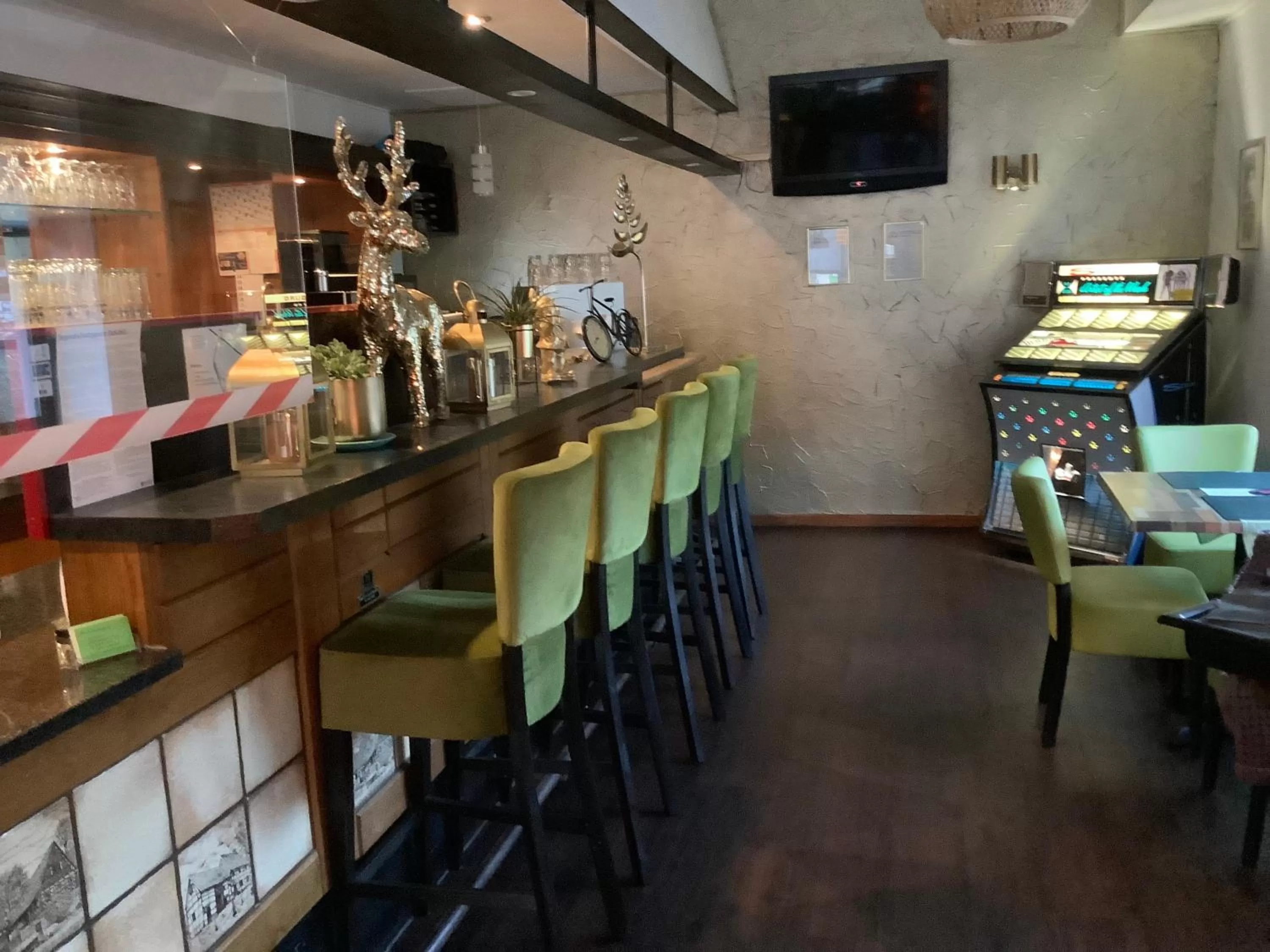 Restaurant/Places to Eat in Am Obersee Hotel