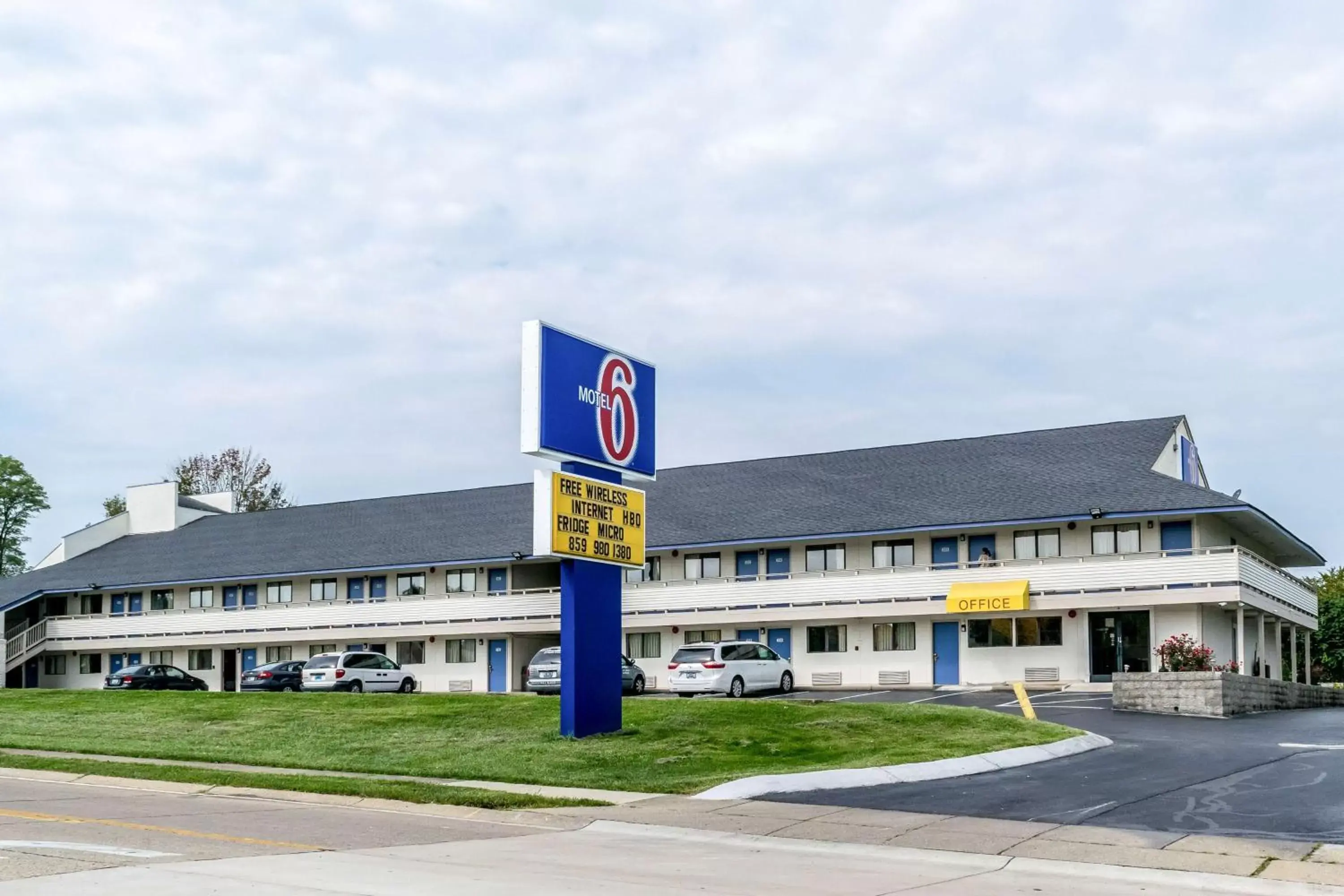 Motel 6 Florence, KY - Cincinnati Airport Motel 6 Florence, KY - Cincinnati Airport