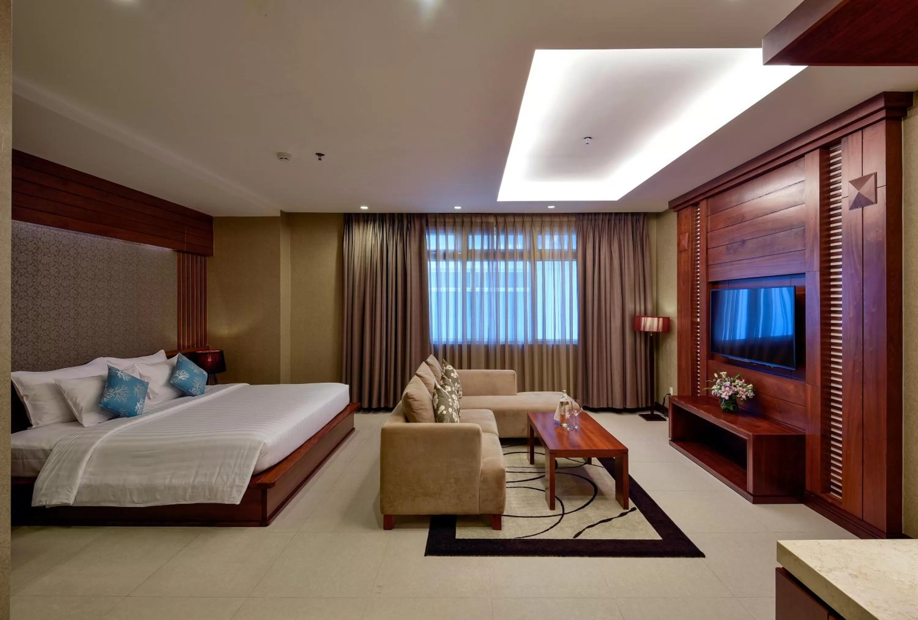 Photo of the whole room, Bed in Aquari Hotel